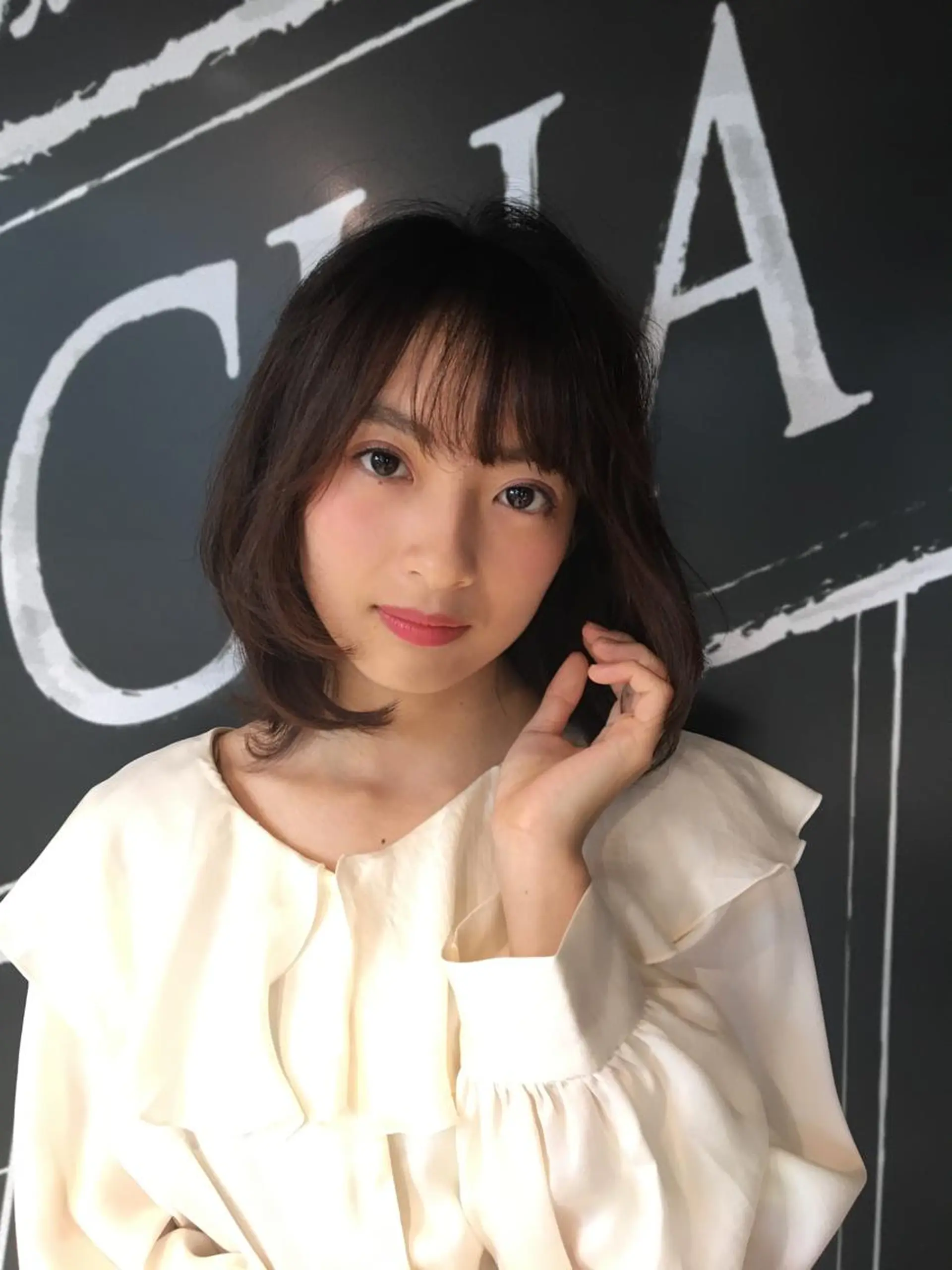 セミロング カラー たなか ちあきのヘアスタイル