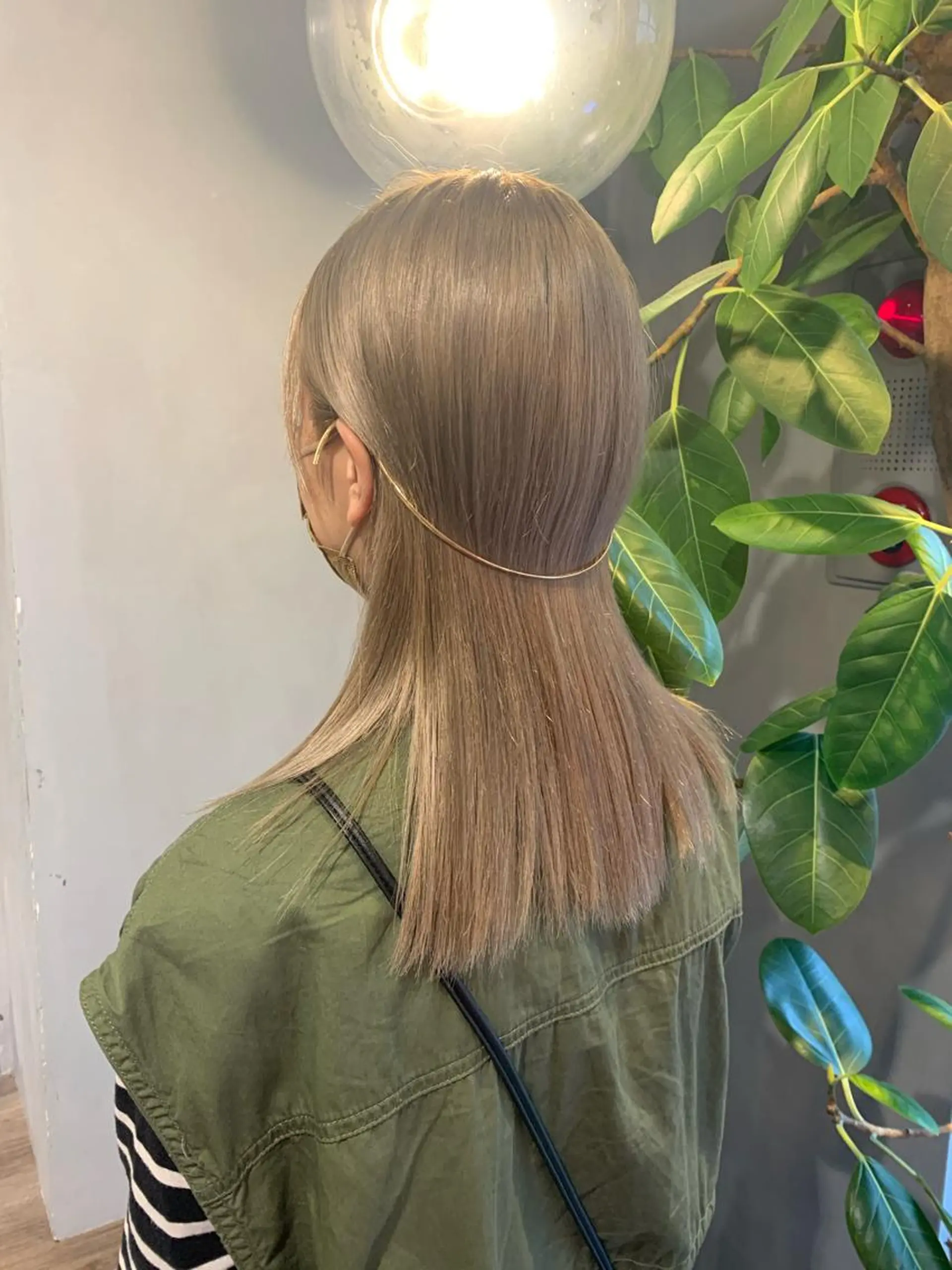 セミロング カラー ヘアカラー 美髪・シールエクステ ホソタニリョウコのヘアスタイル