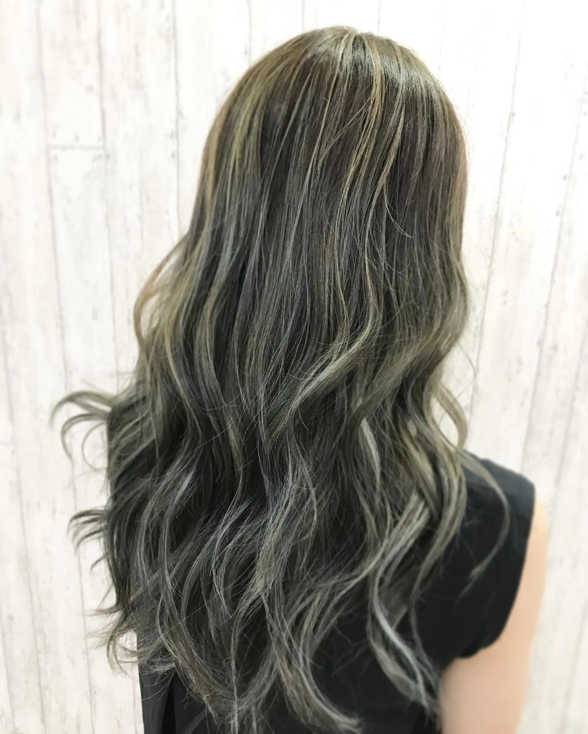 ロング カラー グレージュ ハイライトカラー ハイライト kazufumi ..のヘアスタイル