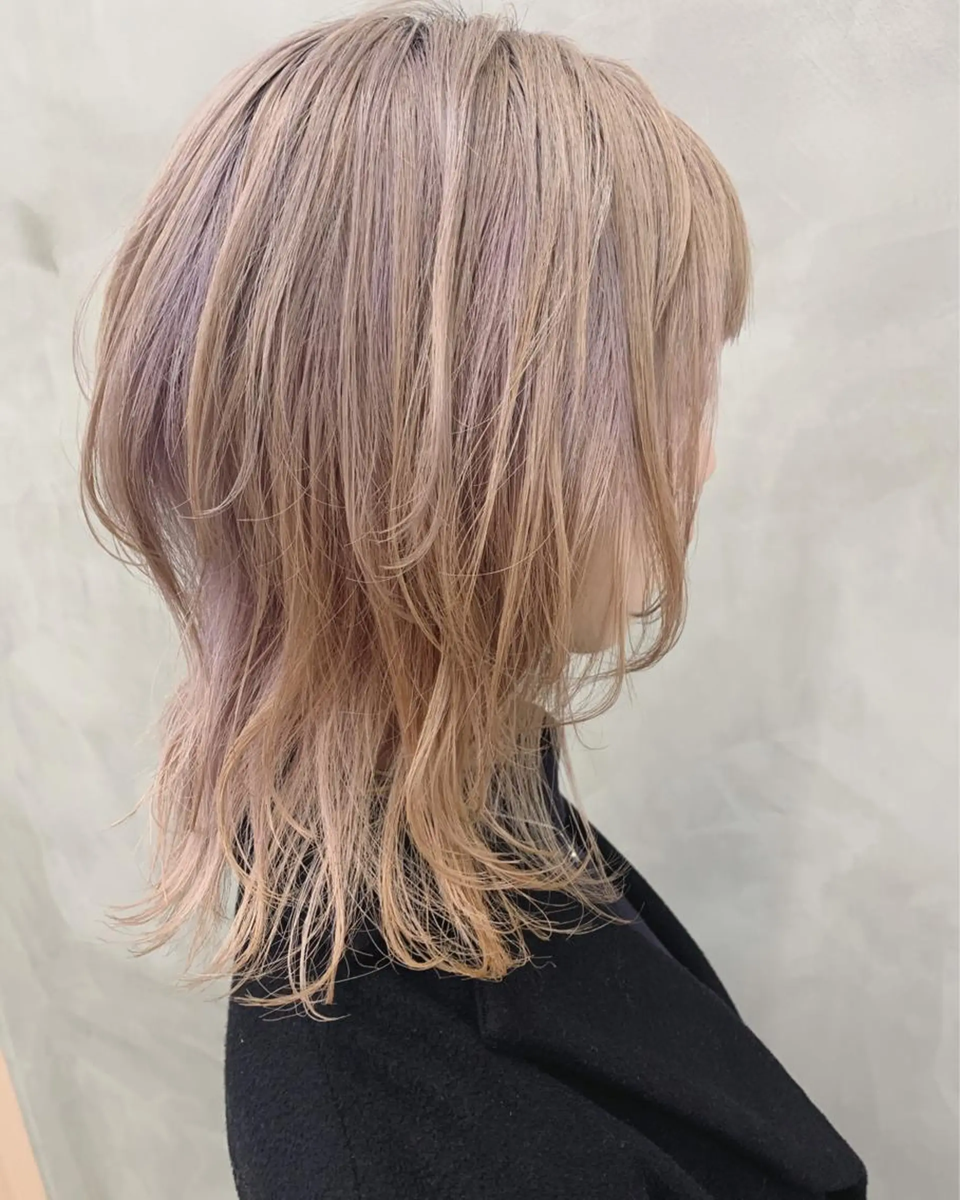 ミディアム ウルフカット 🐝 hachi🐝のヘアスタイル