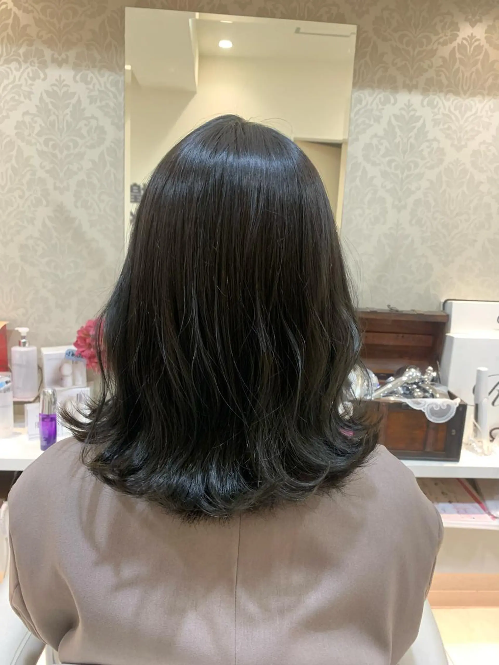 ミディアム 椿 さやかのヘアスタイル