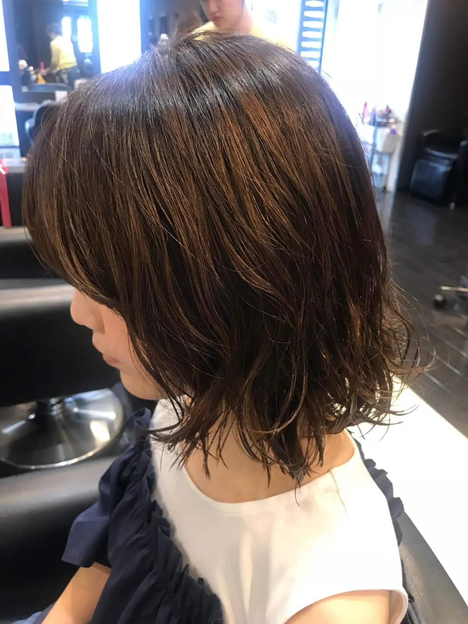 ミディアム パーマ 外ハネヘア エアウェーブ カット パーマ 藤本 麻衣のヘアスタイル