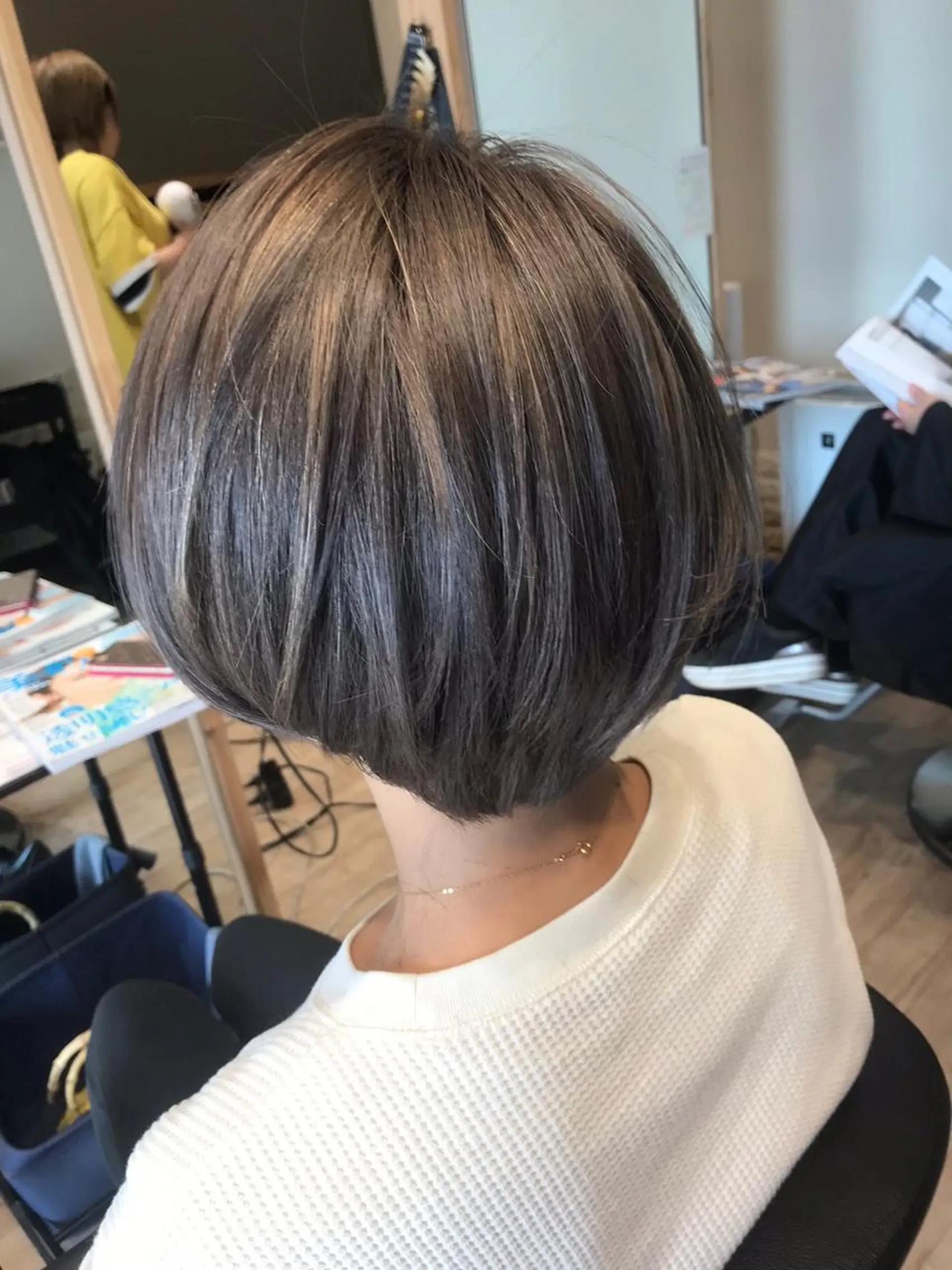ショート カラー グレージュ ヘアカラー 大久保 隆蔵のヘアスタイル