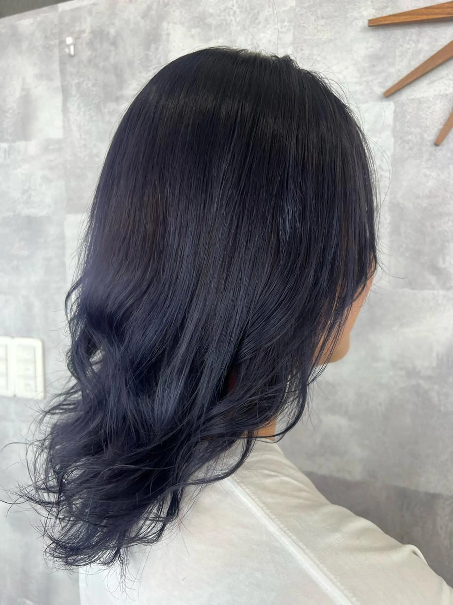 セミロング 岡田 麗華のヘアスタイル