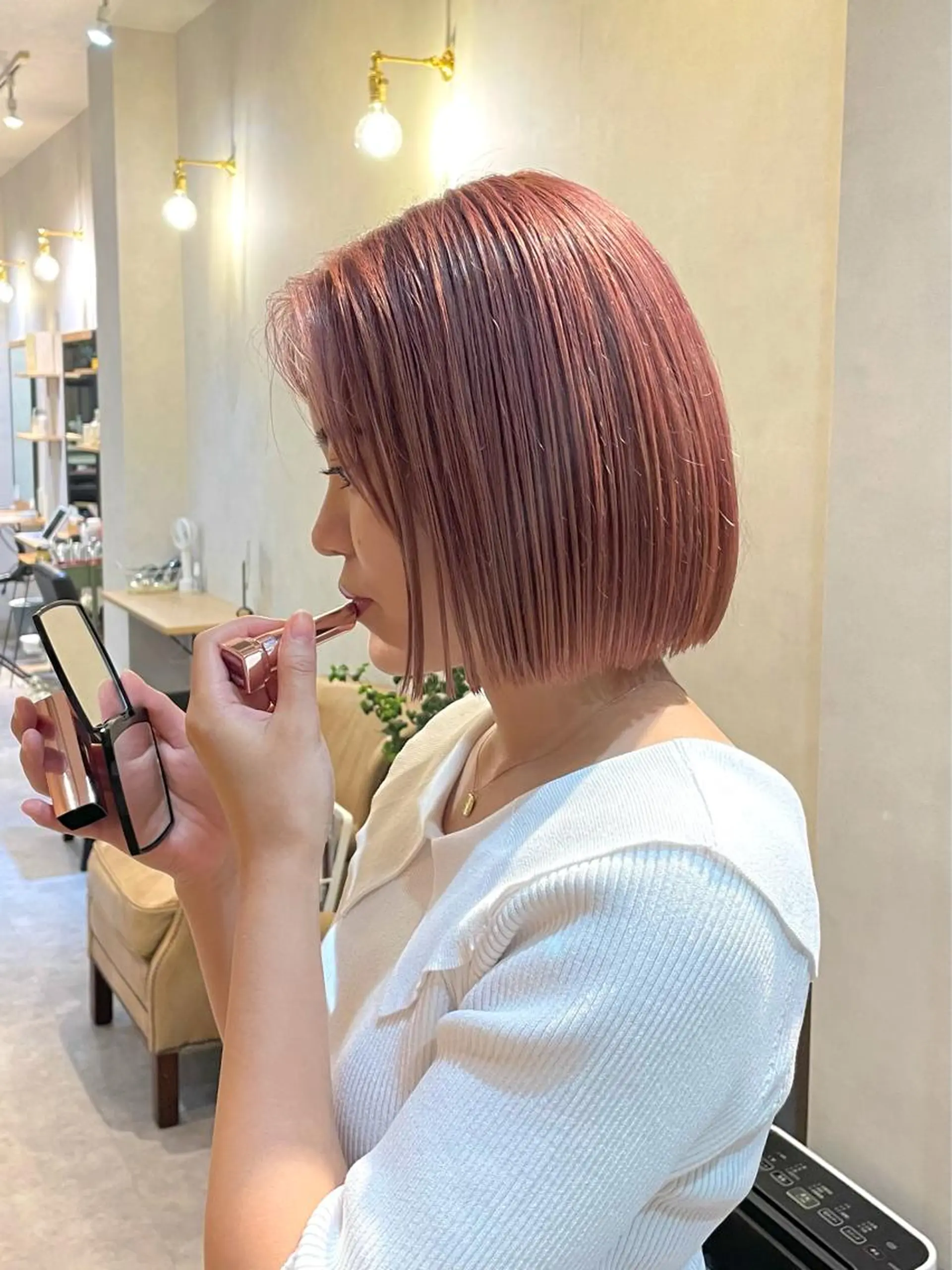 ショート カラー ハイトーンカラー ボブ カット ヘアカラー トリートメント くがれいじ 梅田/ショート/ボブのヘアスタイル