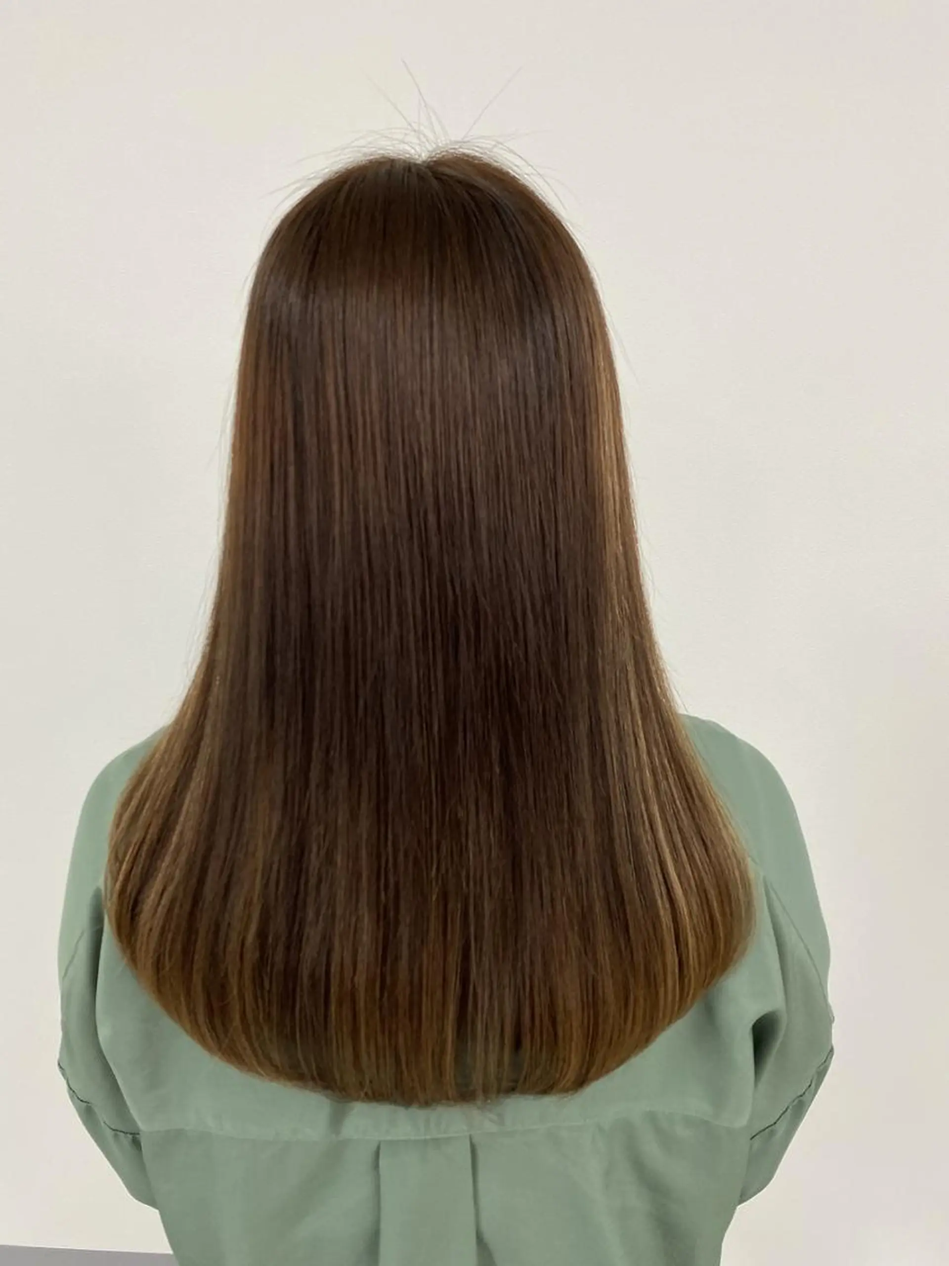 ミディアム カット ヘアカラー 縮毛矯正 🌿佐山 絵梨佳🌿 Recharme新保のヘアスタイル