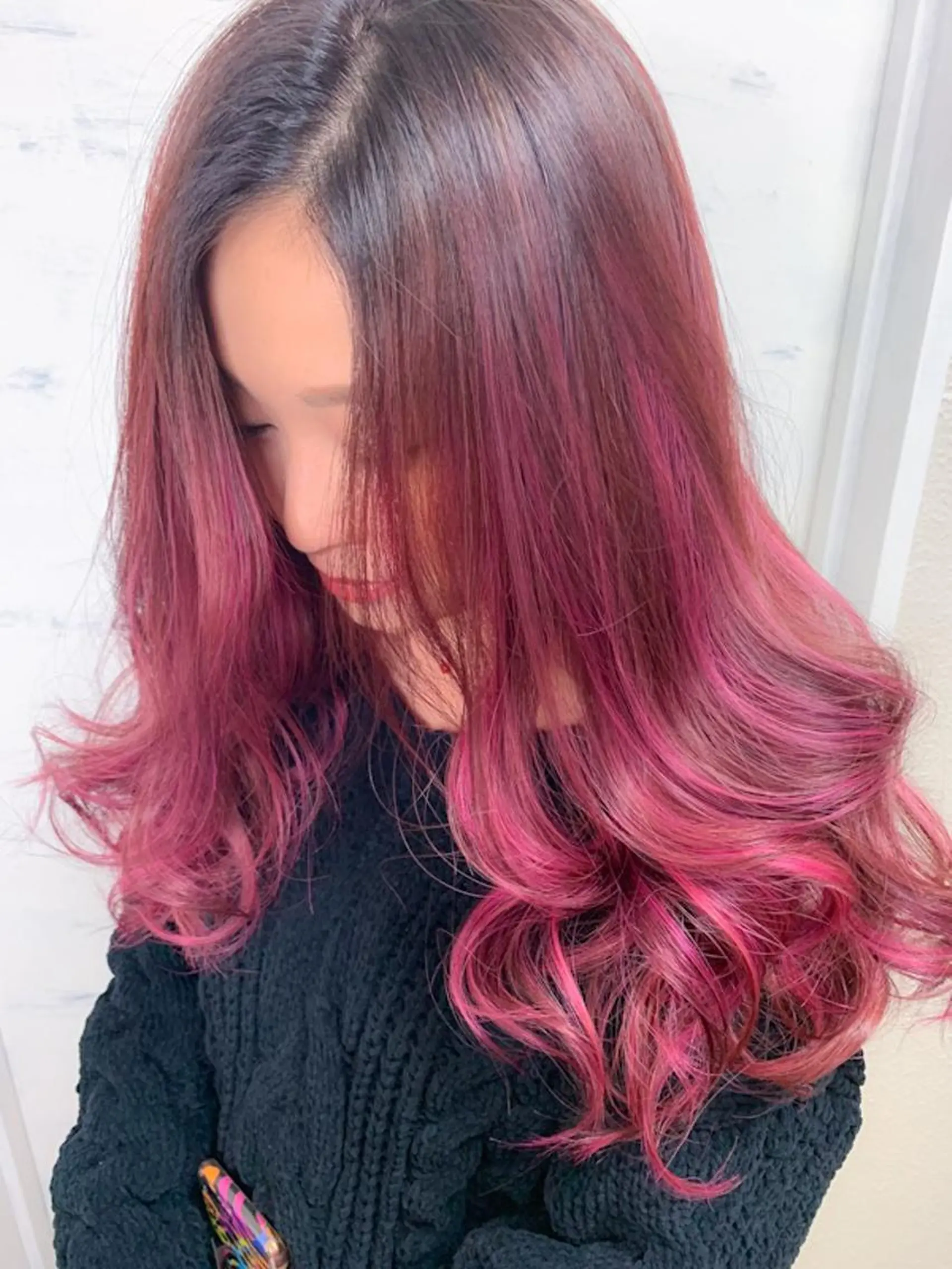 ロング カラー バレイヤージュ ハイライトカラー パープルカラー レッドカラー ハイライト カット ヘアカラー BOX mico.のヘアスタイル