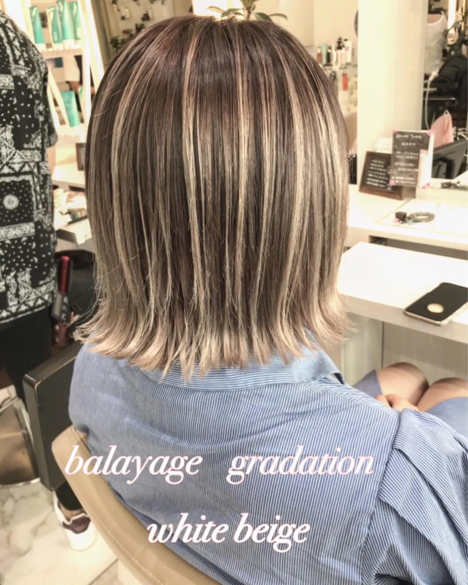ショート カラー バレイヤージュ ベージュカラー グラデーションカラー ホワイトベージュ レイヤーカット カット ヘアカラー 山崎俊輔/髪質改善 /バレイヤージュのヘアスタイル