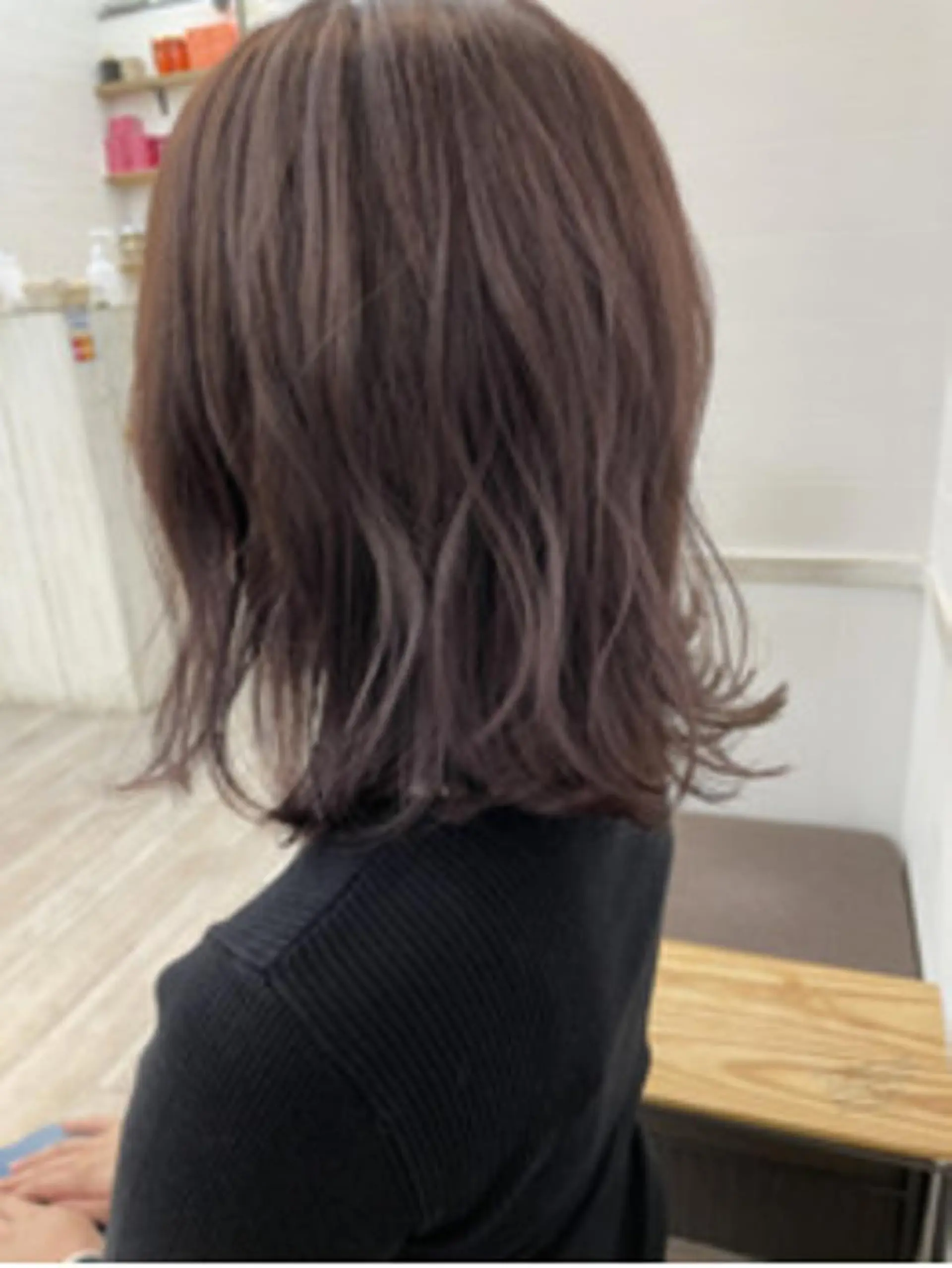 ミディアム ミディアムパーマ ケアカラー 韓国風カラー ラベンダーベージュ 髪質改善 カット ヘアカラー トリートメント ヘアケア特化型サロン newi 梅田のヘアスタイル