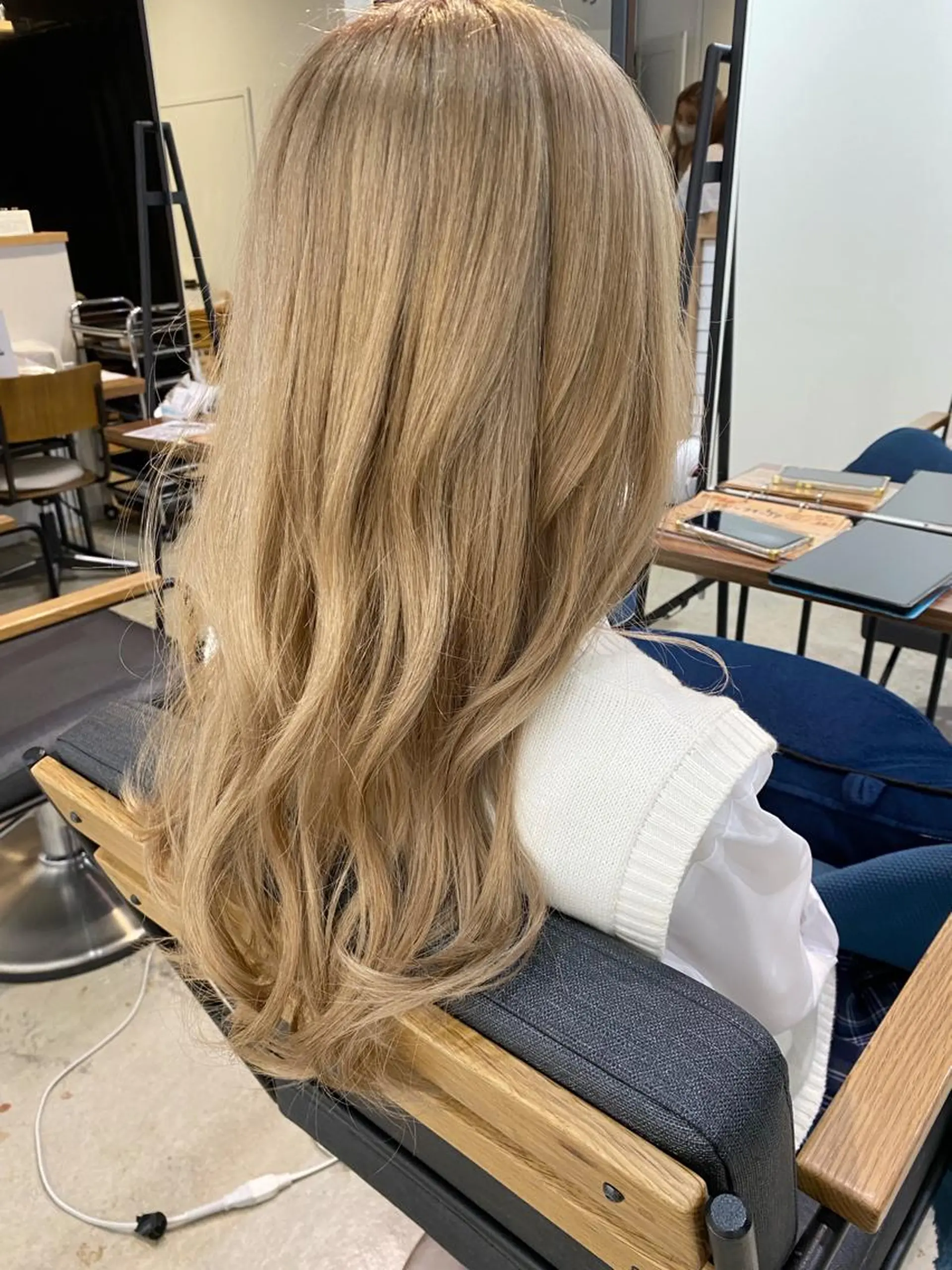 ロング カラー ベージュカラー ホワイトベージュ レイヤー/大人ボブ 渡邉【日吉美容室】のヘアスタイル