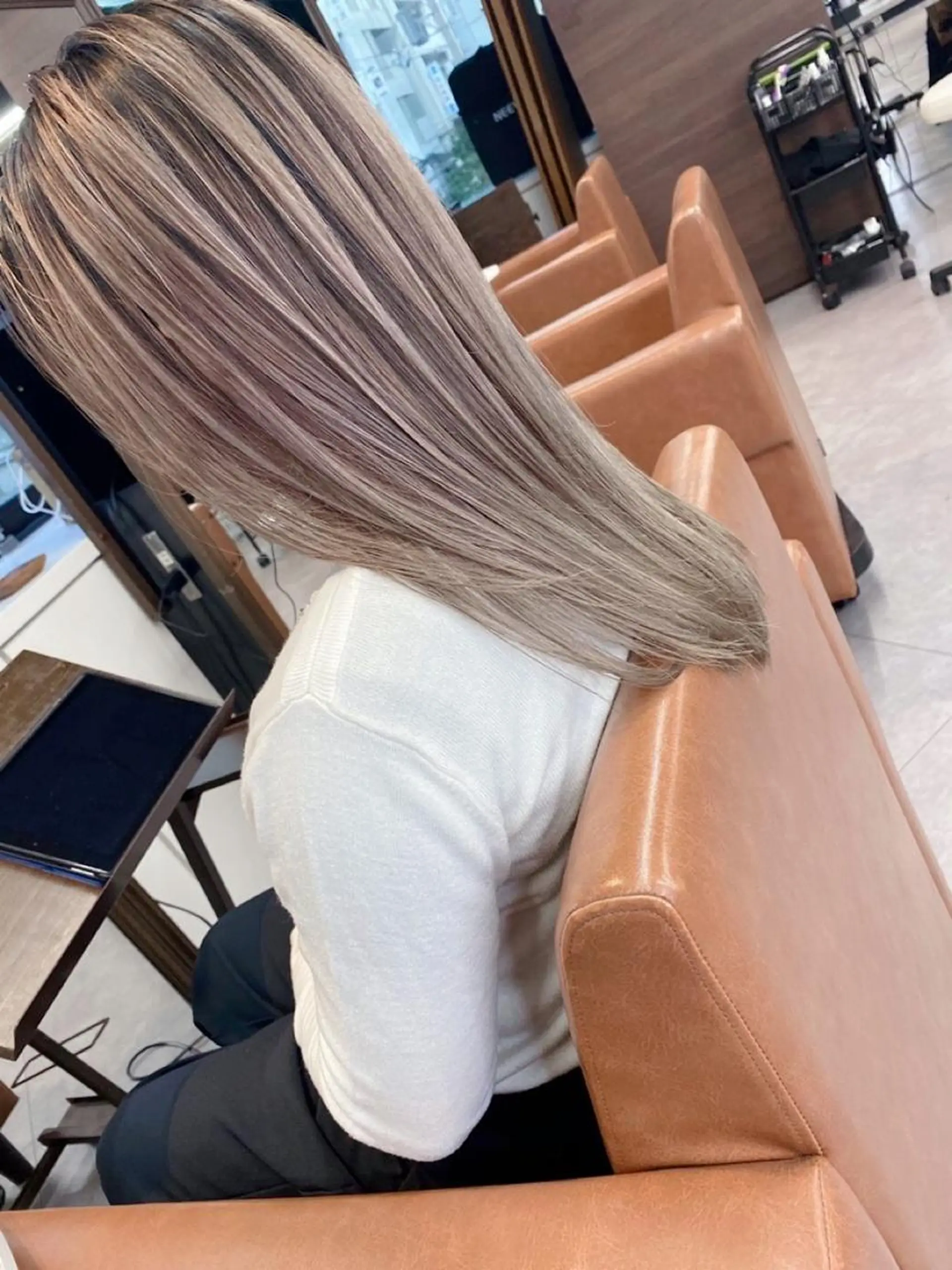 セミロング 髪質改善美髪特化 ルイス奈良のヘアスタイル