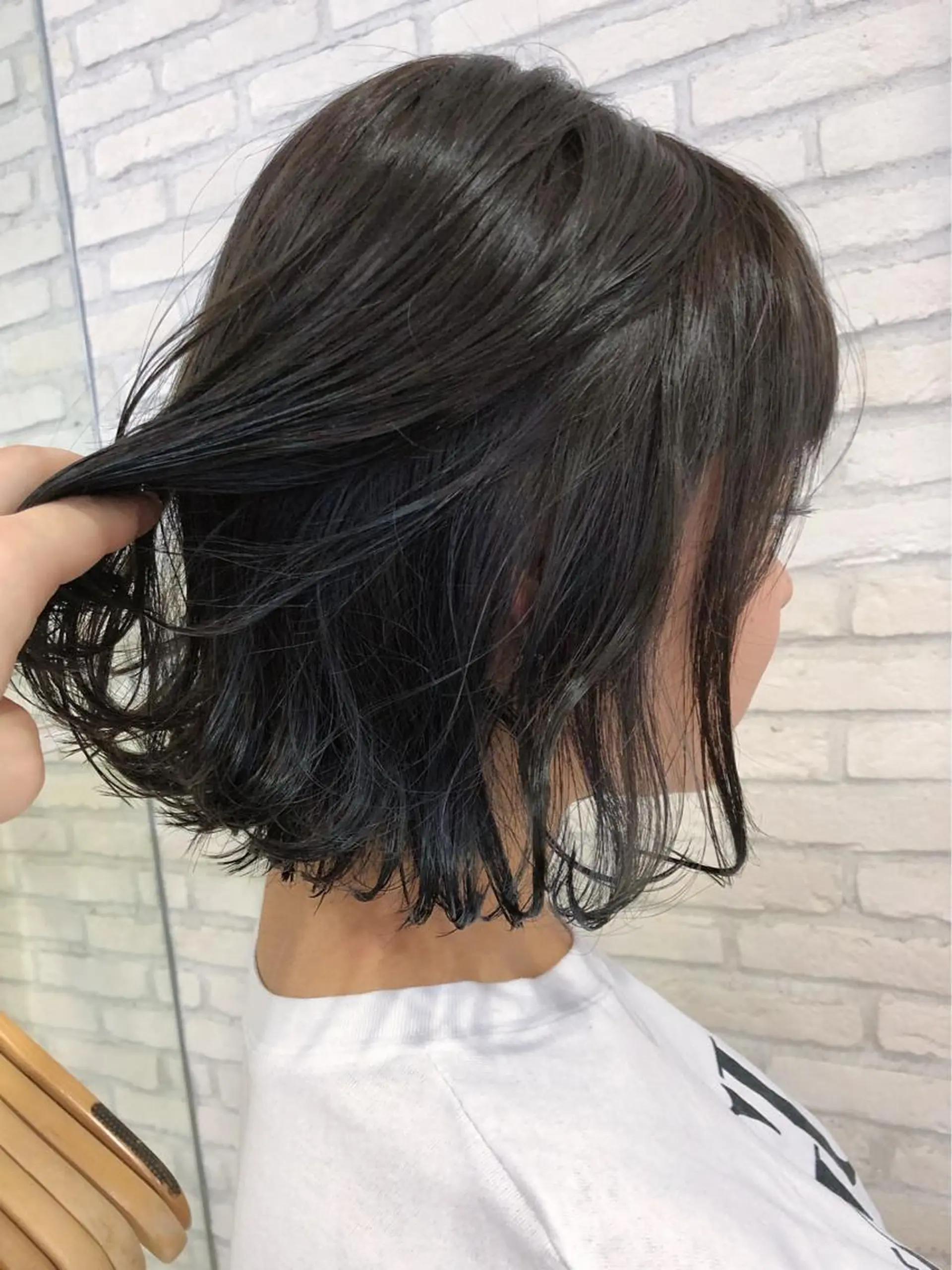 ミディアム カラー 黒髪 ブルーカラー ブルーブラック HAUS 片山みほのヘアスタイル