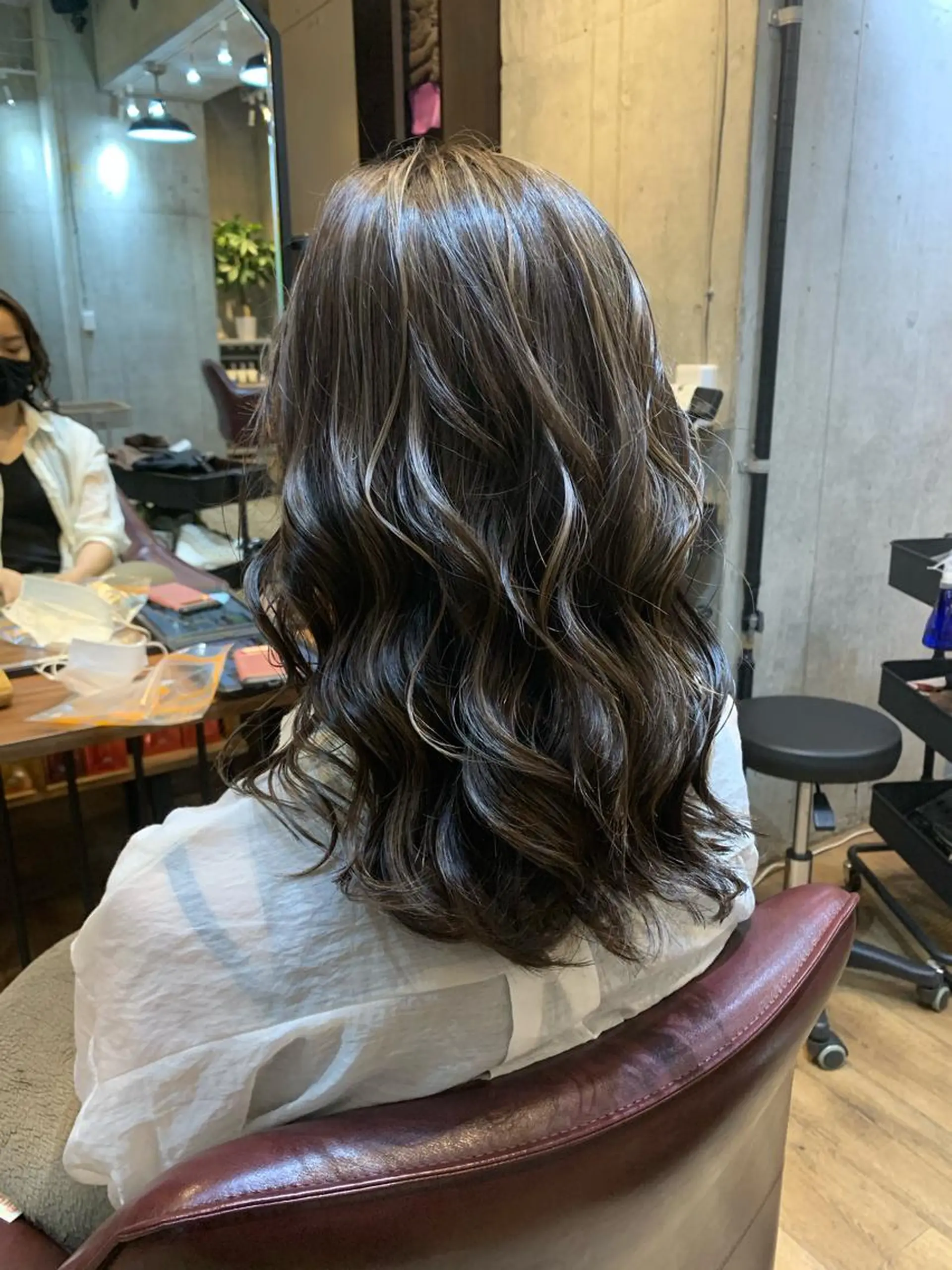 セミロング カラー 安達 俊亮のヘアスタイル