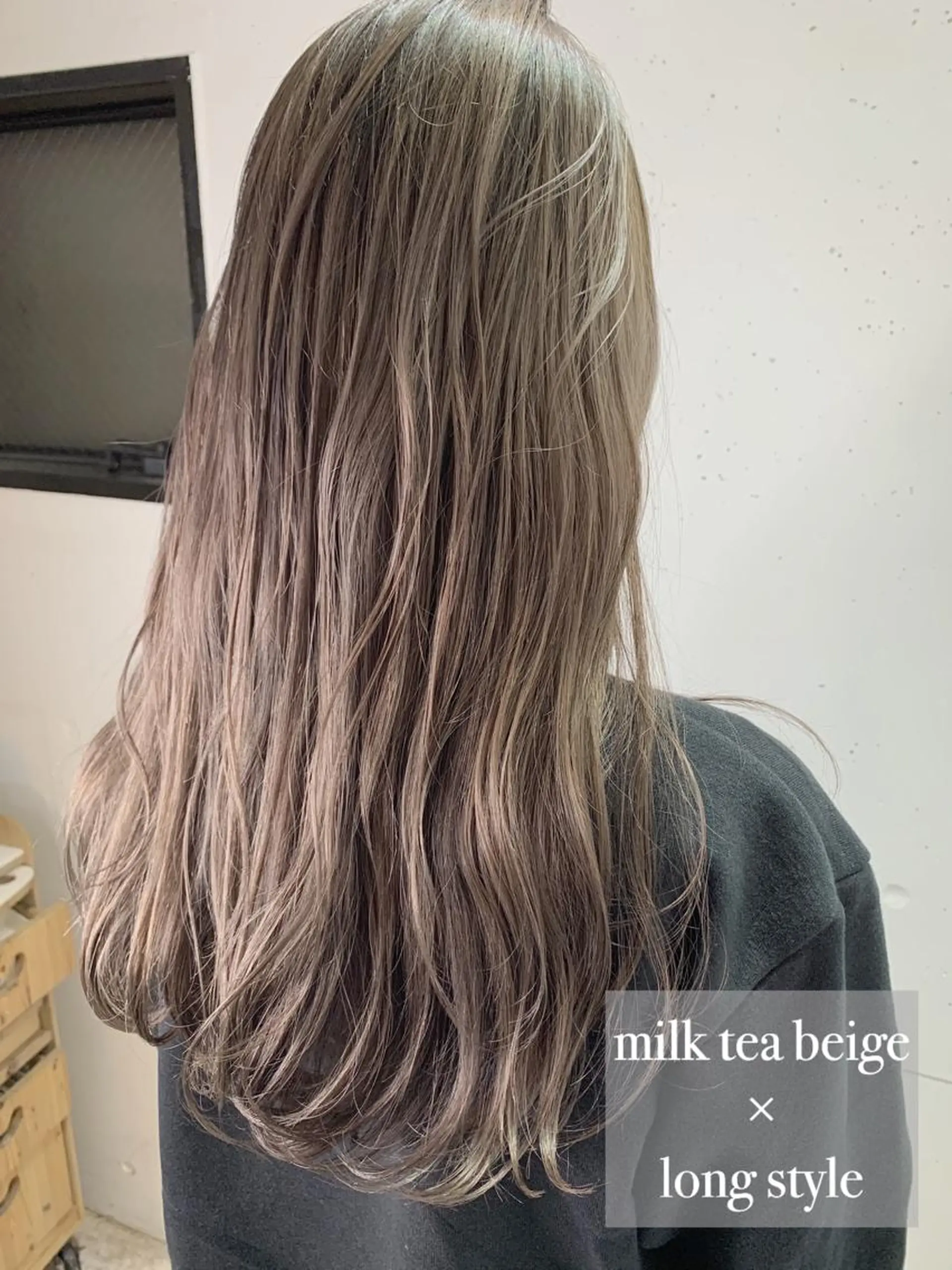 ロング カラー ベージュカラー ブリーチ ダブルカラー ミルクティーベージュ ロング カット ヘアカラー トリートメント 溝口 恭章のヘアスタイル