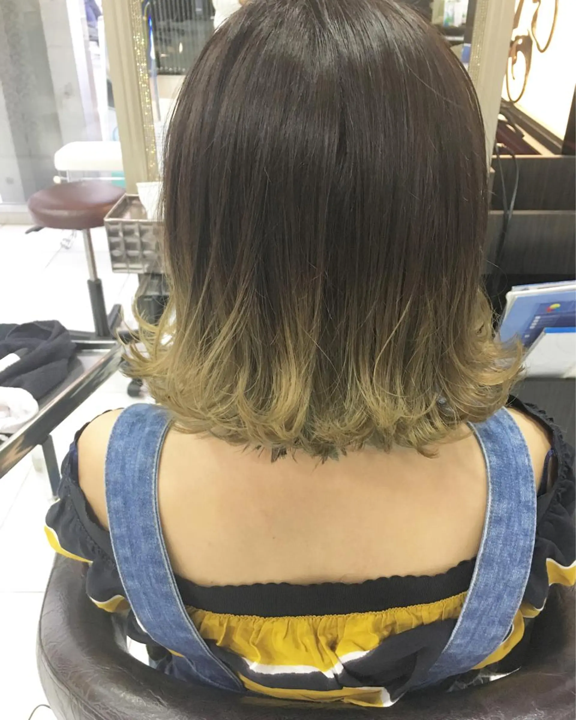 ショート カラー グラデーションカラー トップスタイリスト 小澤純一のヘアスタイル