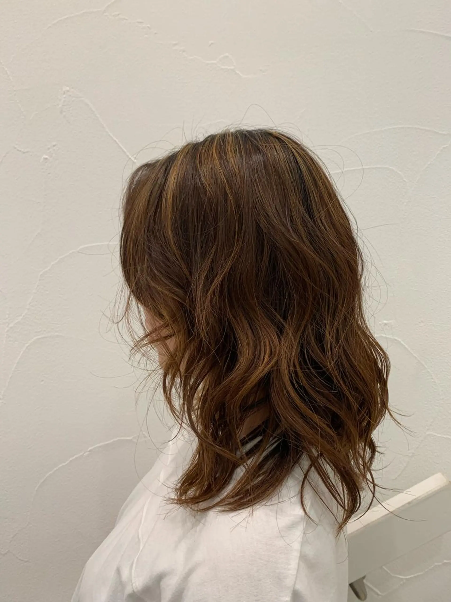 セミロング カラー パーマ ヘアアレンジ ミドウチ アヤカのヘアスタイル