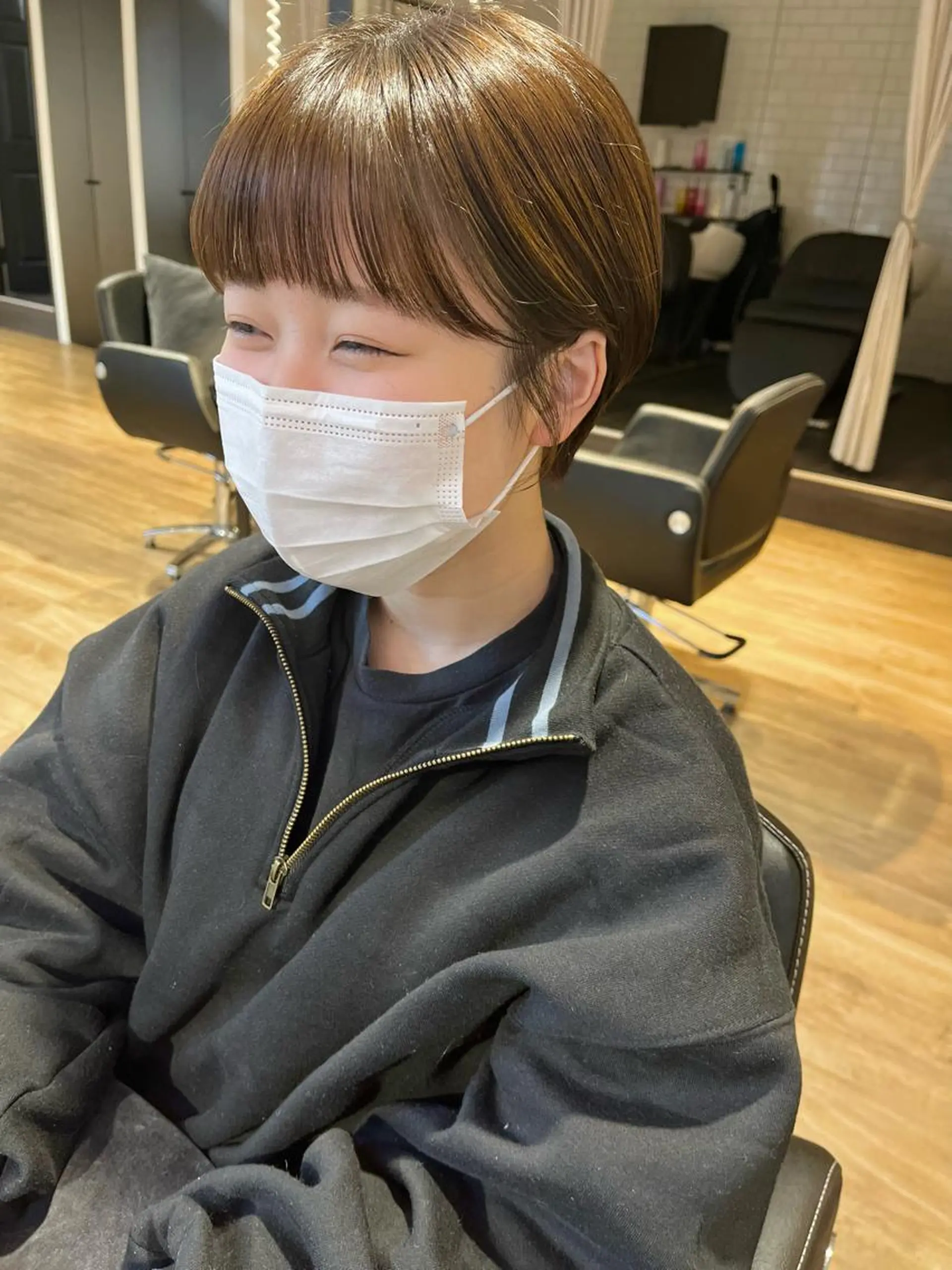 ショート カラー ✨艶髪✨ 奈須晴香のヘアスタイル