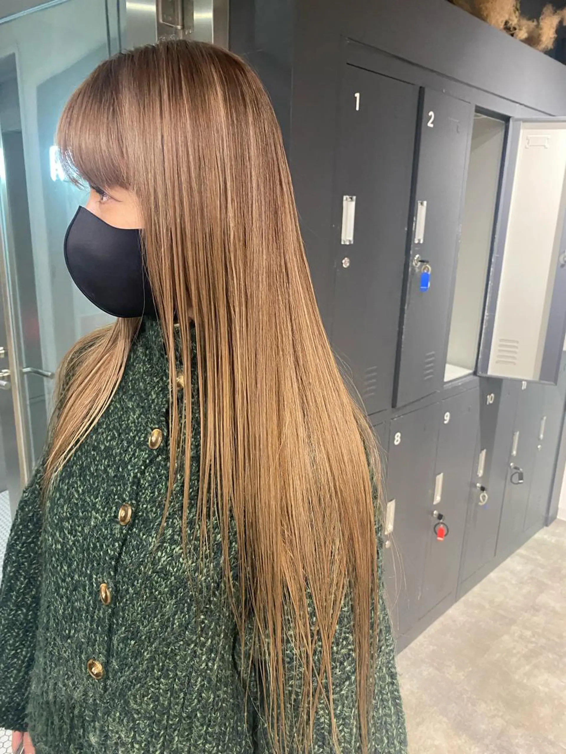 ロング カラー nishido ハイライト/パーマのヘアスタイル