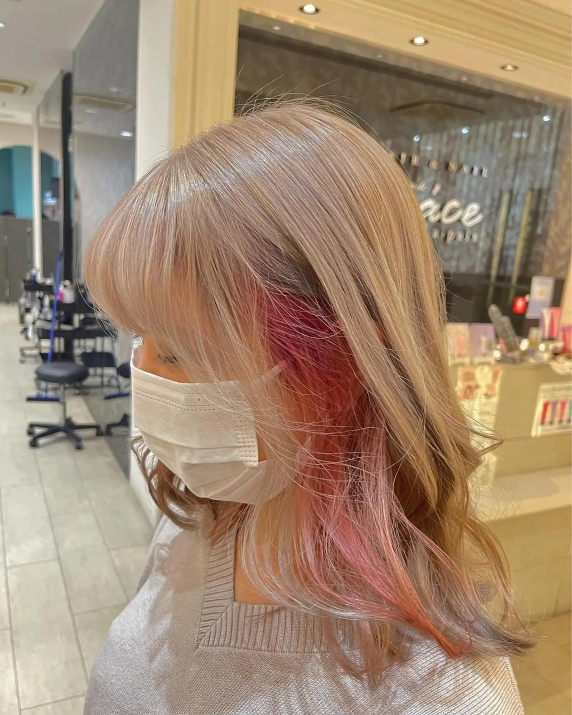 カラー ベージュカラー ミルクティーベージュ ピンクカラー グレージュ/透け感 カラー/透明感カラーのヘアスタイル