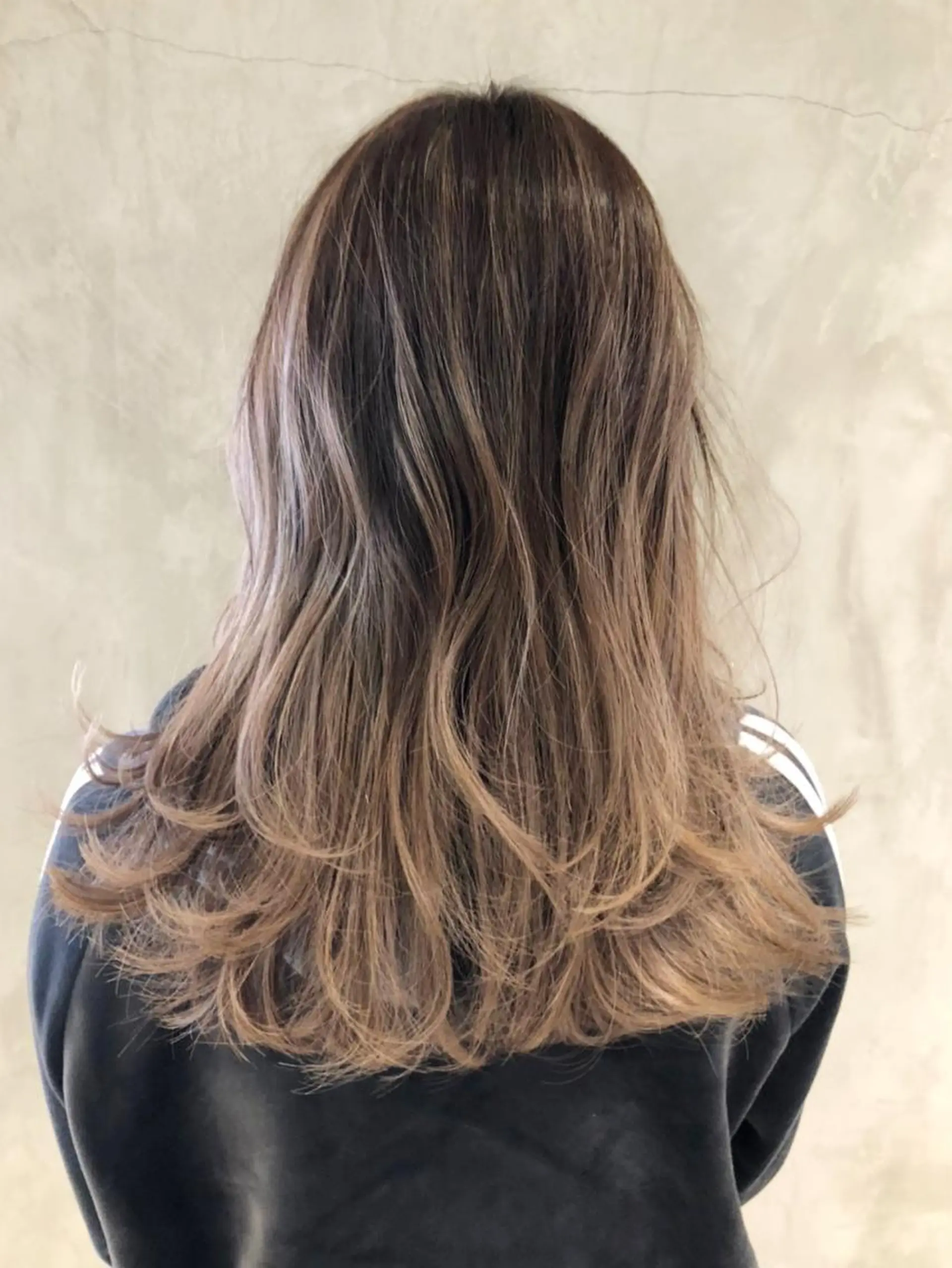 ロング カラー パーマ ヘアアレンジ ベージュカラー グラデーションカラー ITbyALBUM 中野店のヘアスタイル