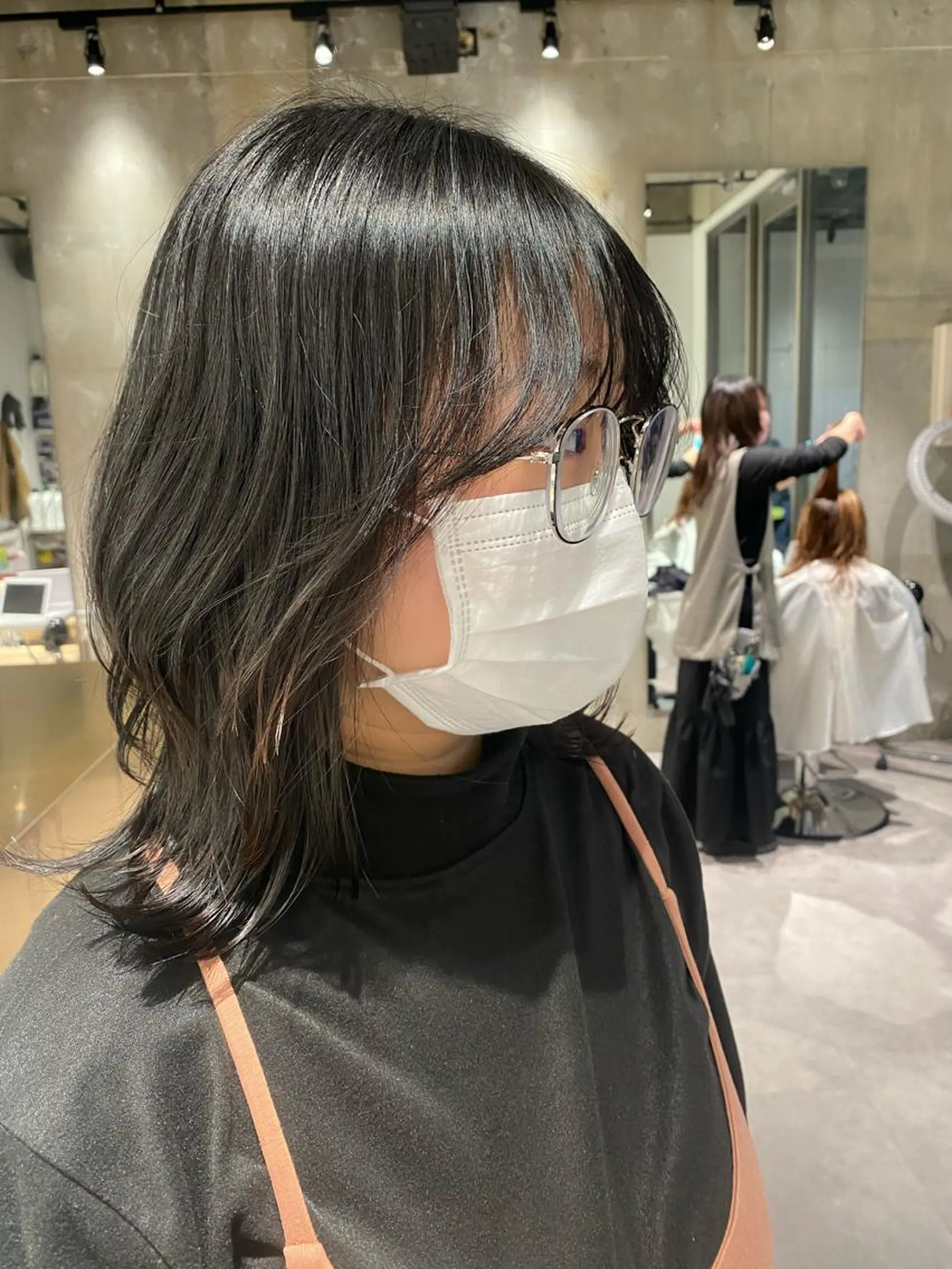 ミディアム レイヤーカット mina🪐立川駅/ 無料ショートカットのヘアスタイル