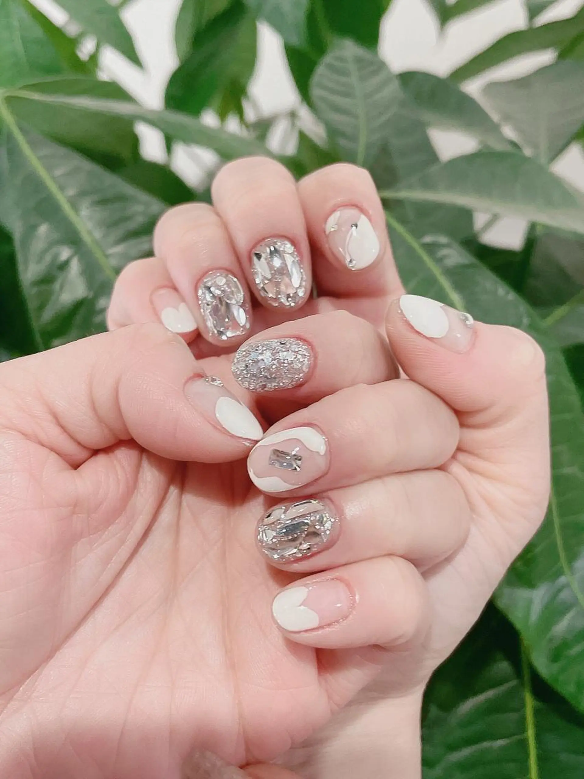 ネイル ハンドネイル AngelChris ビューティーサロンのネイルデザイン