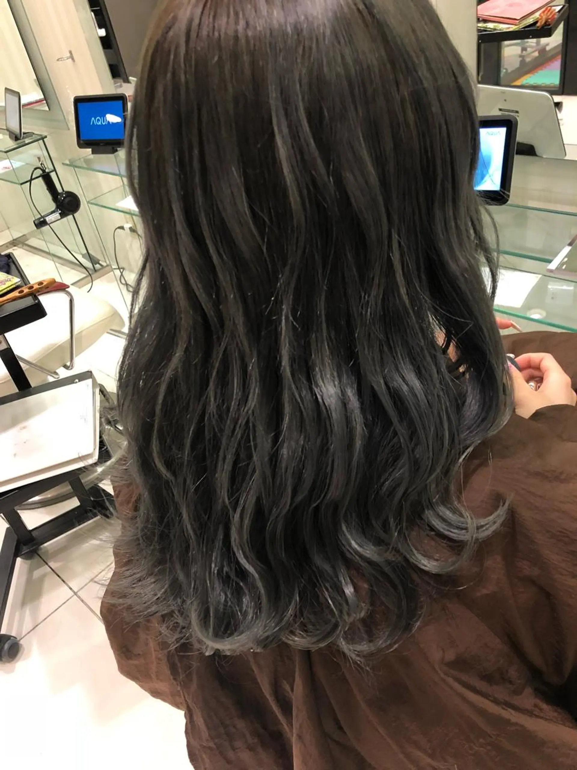 ロング カラー ムトウセイマ/ 縮毛矯正/ブリーチのヘアスタイル