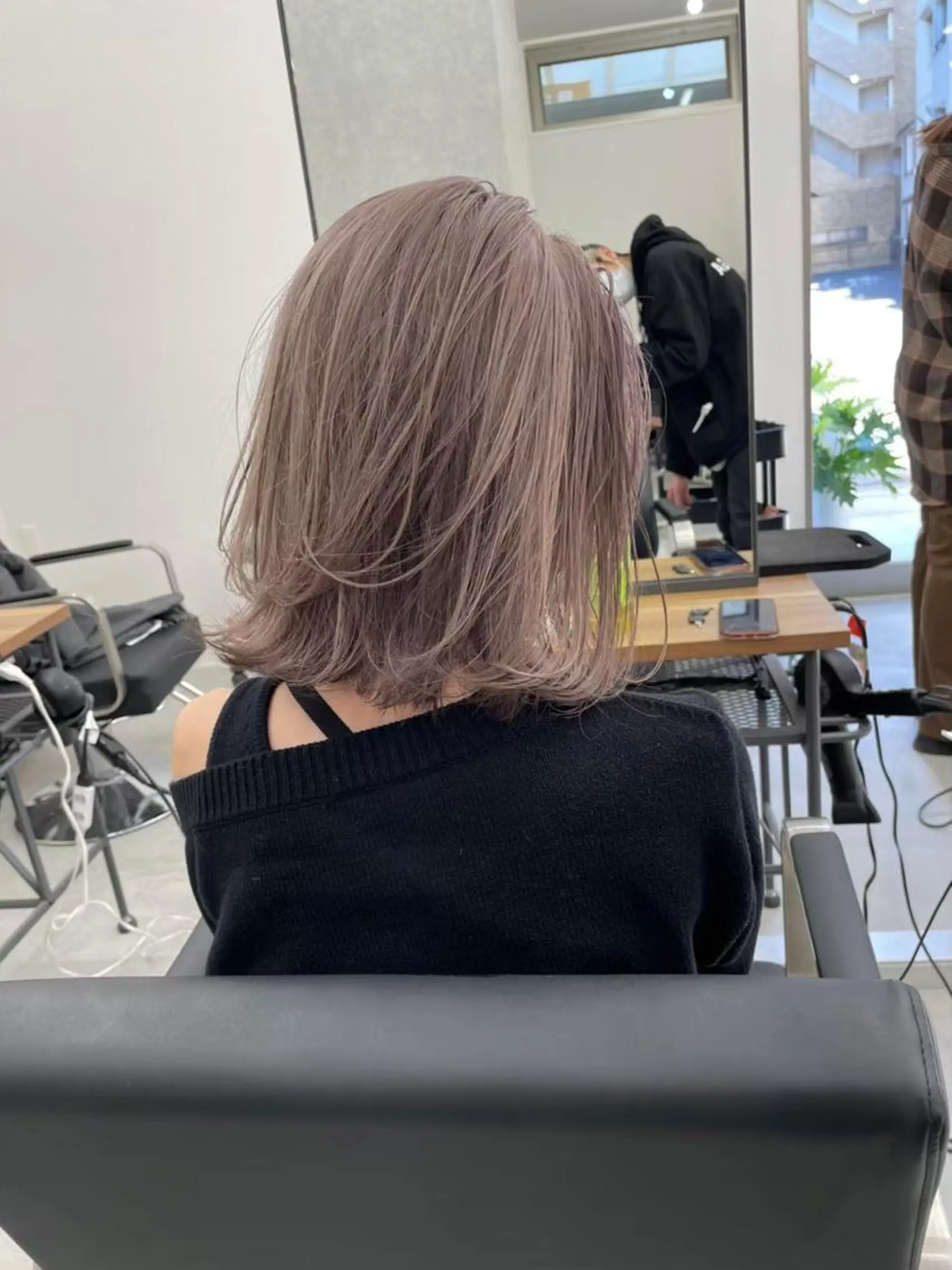 カラー キッズ アイブロウ メンズ マツエク・マツパ ヘアアレンジ ネイル ロング ショートボブ メンズバレイヤージュ メンズブリーチ メンズハイライト メンズハイトーン ケアカラーデザイナー 心斎橋/加山のヘアスタイル