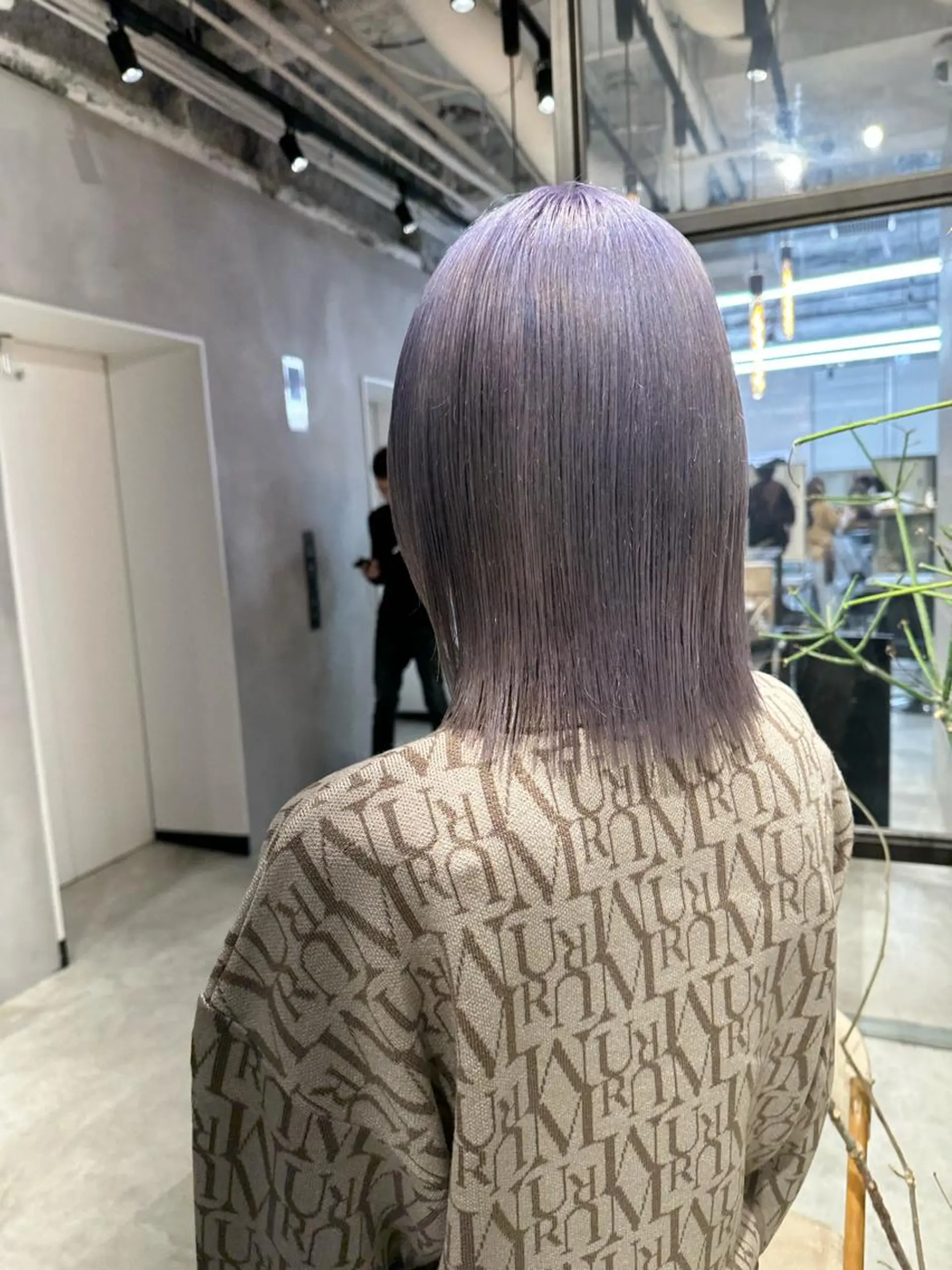 ミディアム カラー アッシュ ホワイトアッシュ ヘアカラー トリートメント 🦋レイヤーカット ミドリカワ🦋のヘアスタイル