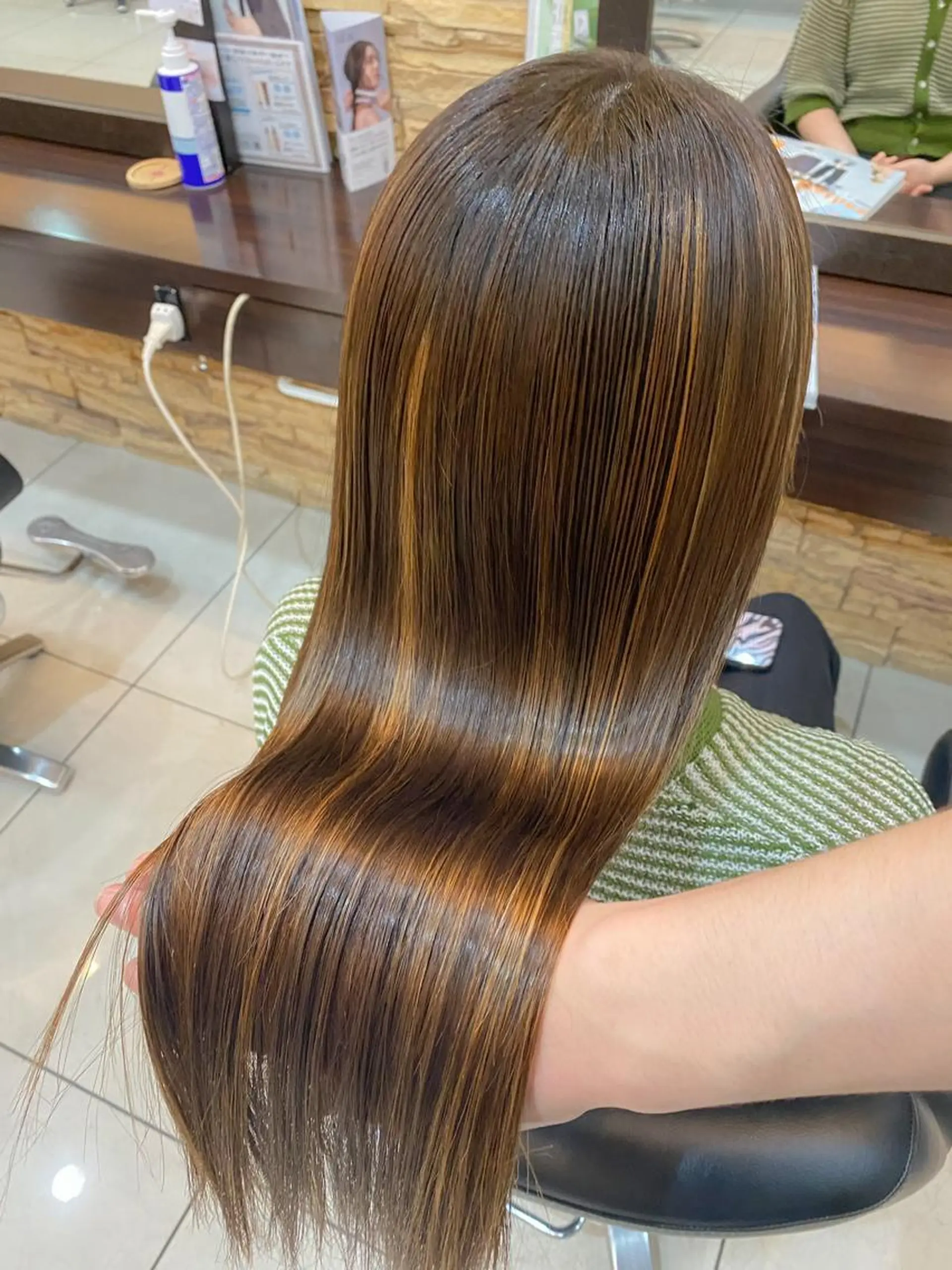 ロング カット 縮毛矯正 トリートメント 福岡縮毛矯正✨️ ストレート 向井和輝のヘアスタイル