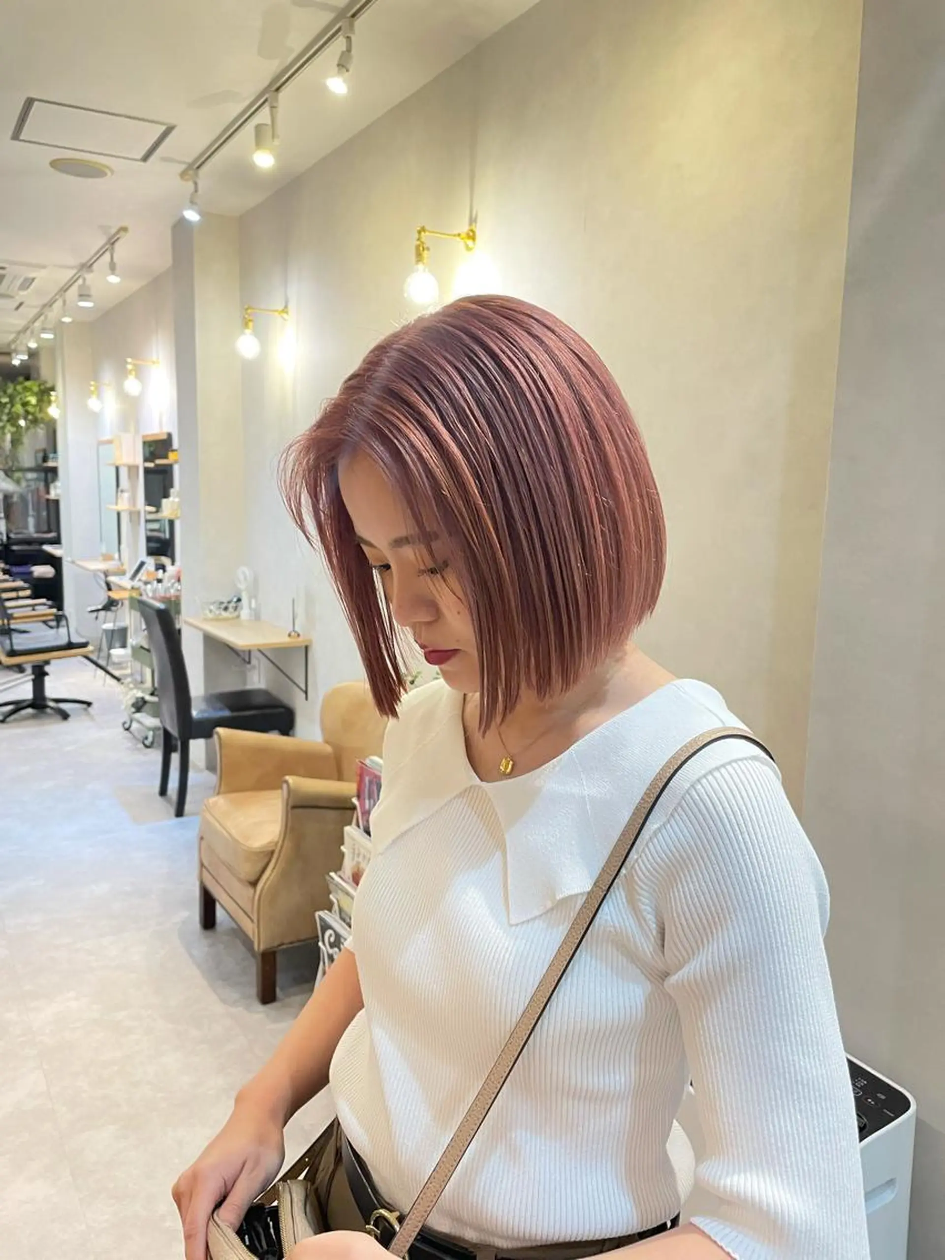 ショート カラー ベージュカラー ピンクカラー ピンクベージュ カット ヘアカラー トリートメント くがれいじ 梅田/ショート/ボブのヘアスタイル