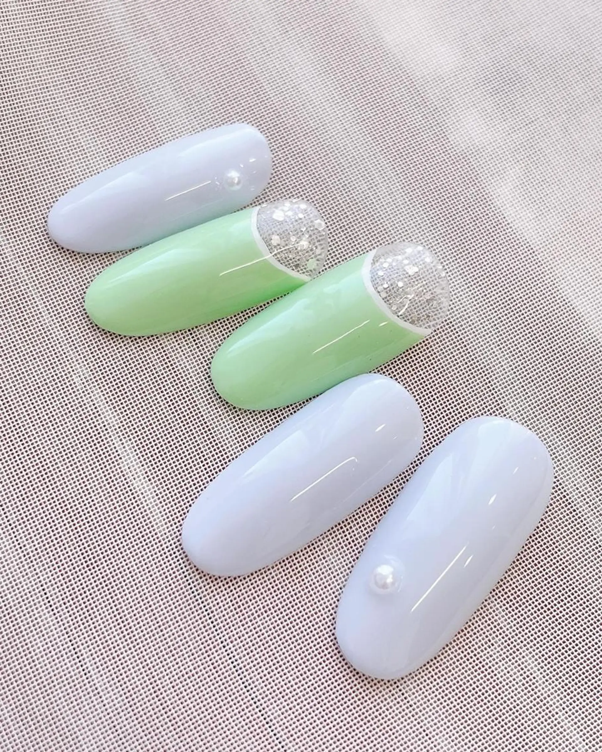 ネイル マツエク・マツパ まつげパーマ ボリュームラッシュ ジェルネイル ニュアンスネイル パラジェル 髙橋 敦子のネイルデザイン