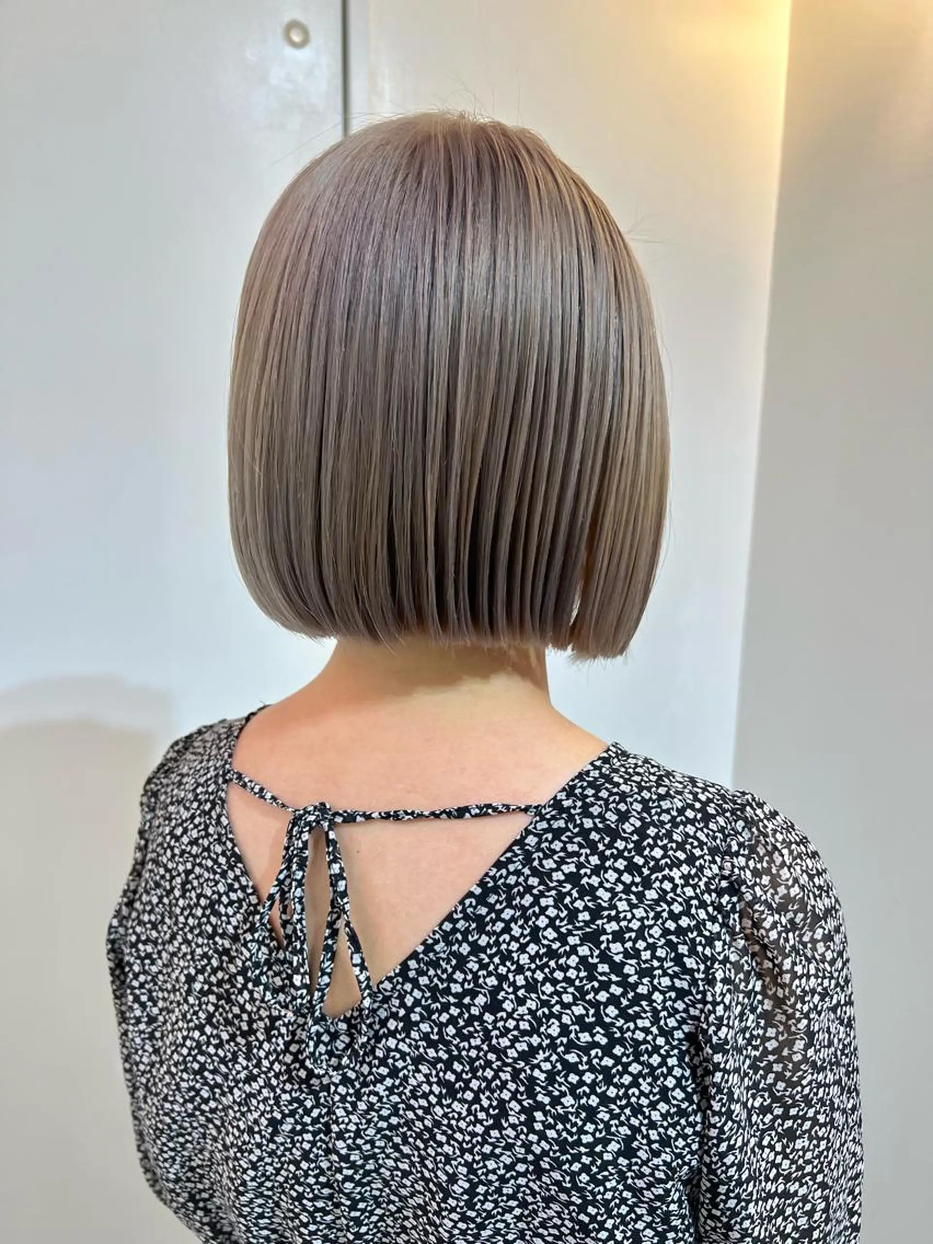 ショート カラー ヘアアレンジ 🧨ブリーチー×ボブ レイヤー💎じゅえるのヘアスタイル