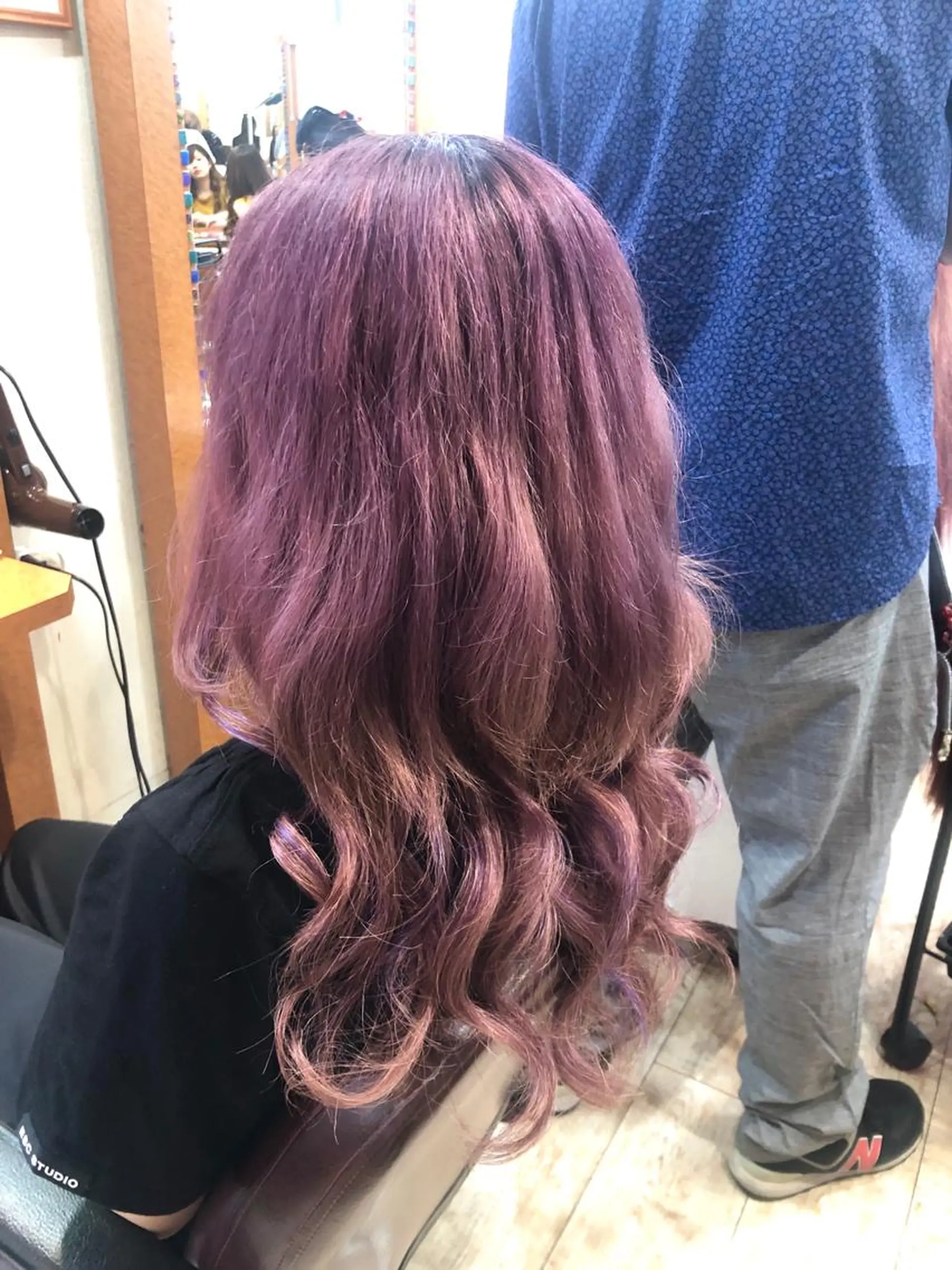 セミロング カラー 編み込みエクステ ピンクカラー ルビー エクステ 韓国風ヘア 100%髪質改善特化 TRUNSのヘアスタイル