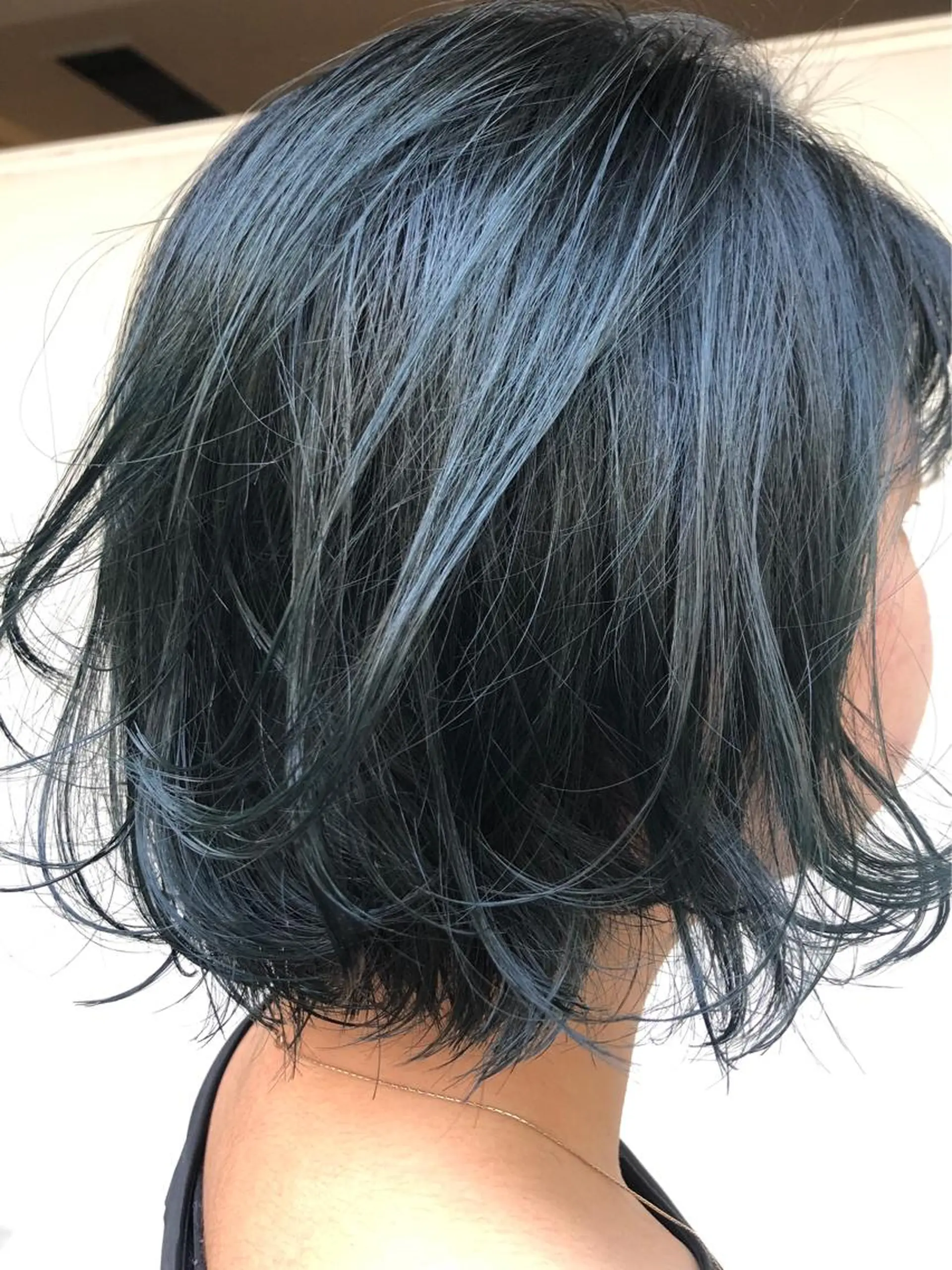 ショート カラー ブリーチ ブリーチなしカラー 勝野 麻美のヘアスタイル