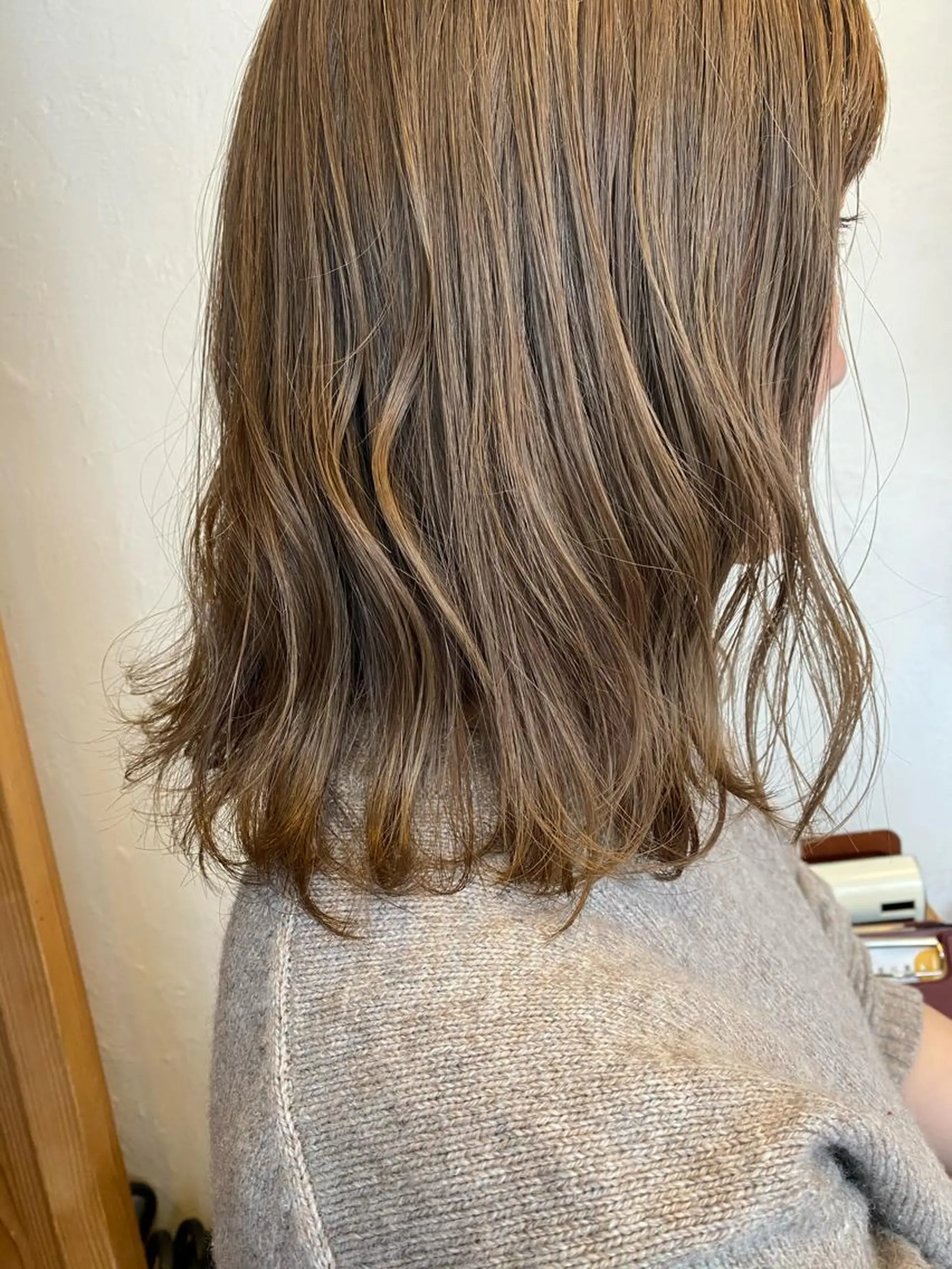 ミディアム カラー パーマ ヘアアレンジ メンズ キッズ ネイル マツエク・マツパ ベージュカラー オリーブベージュ インナーカラー/ KANAのヘアスタイル