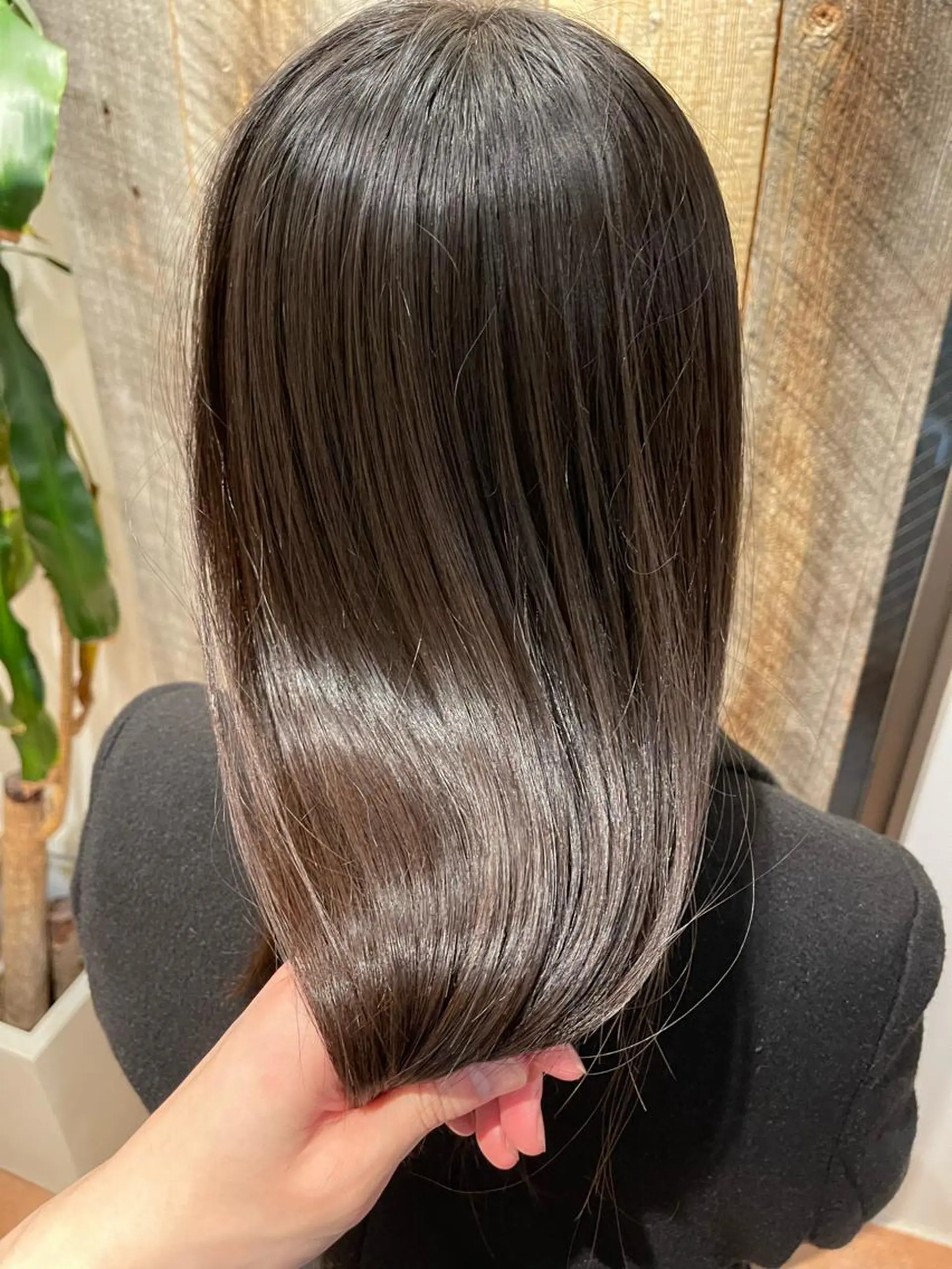 ロング 蜂須賀🐝縮毛矯正 ストレートパーマのヘアスタイル