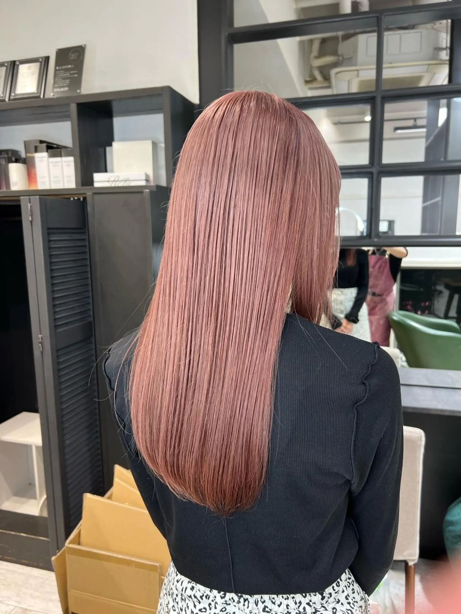 ロング maya レイヤーカットのヘアスタイル