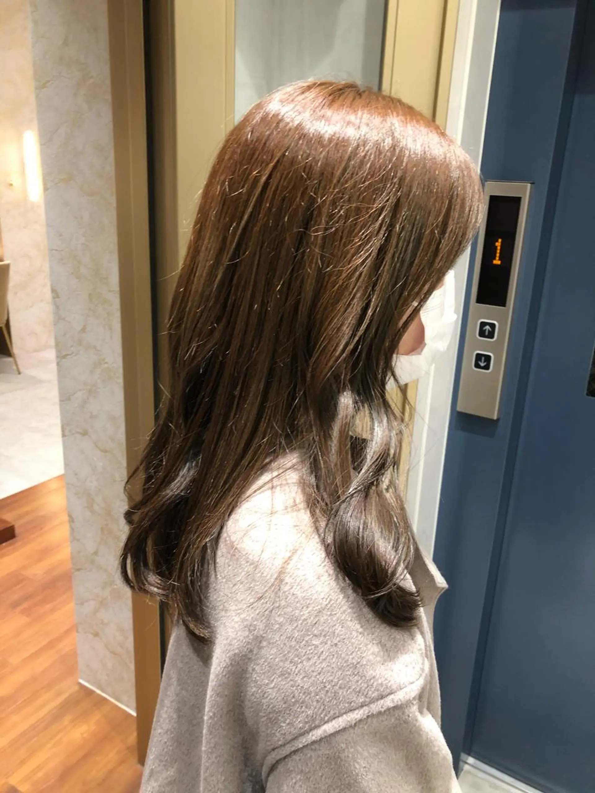 セミロング 髪質改善 トリートメント kyosuke 透明感カラーのヘアスタイル
