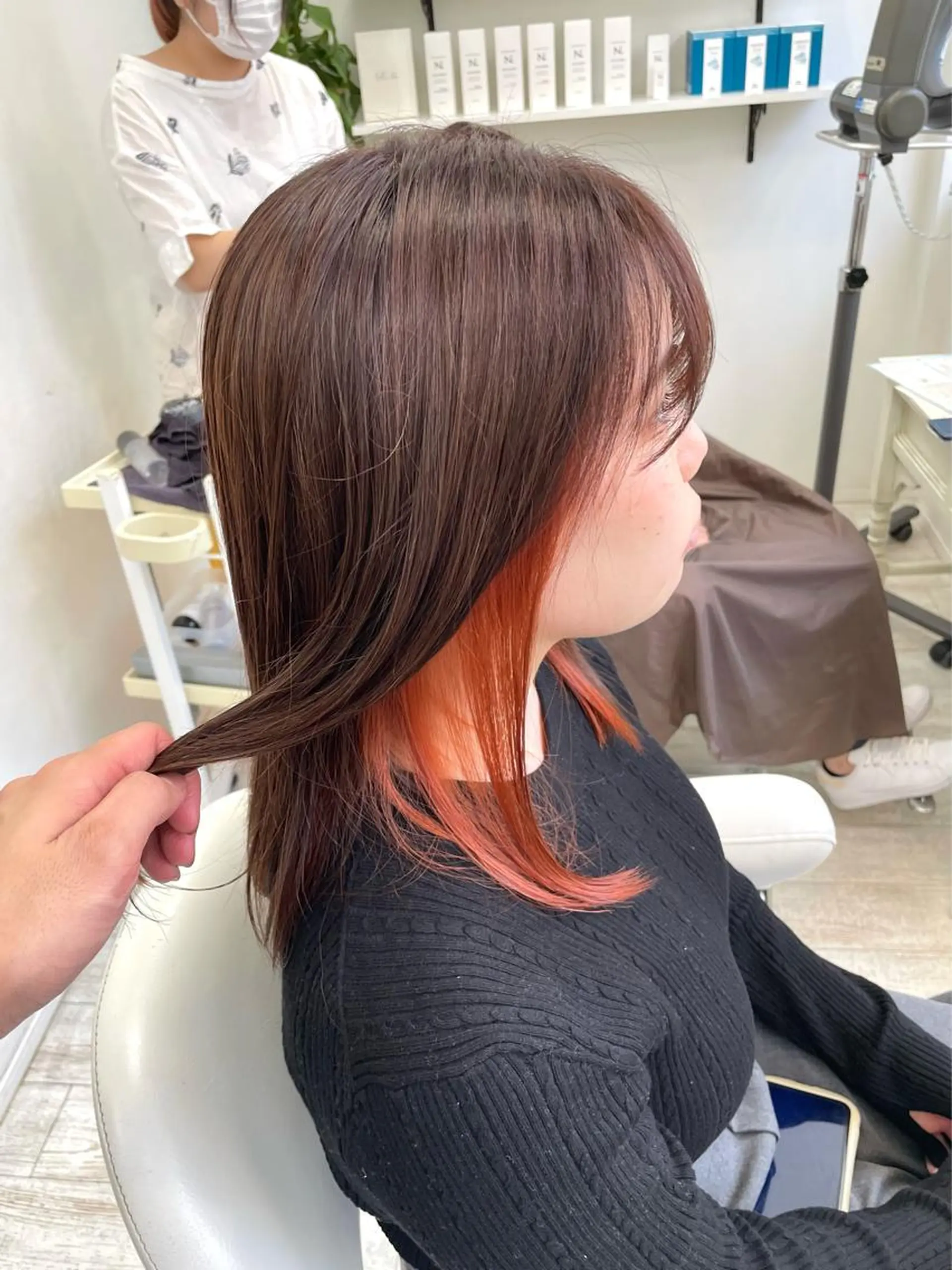 セミロング カット ヘアカラー 新籾 尚哉のヘアスタイル