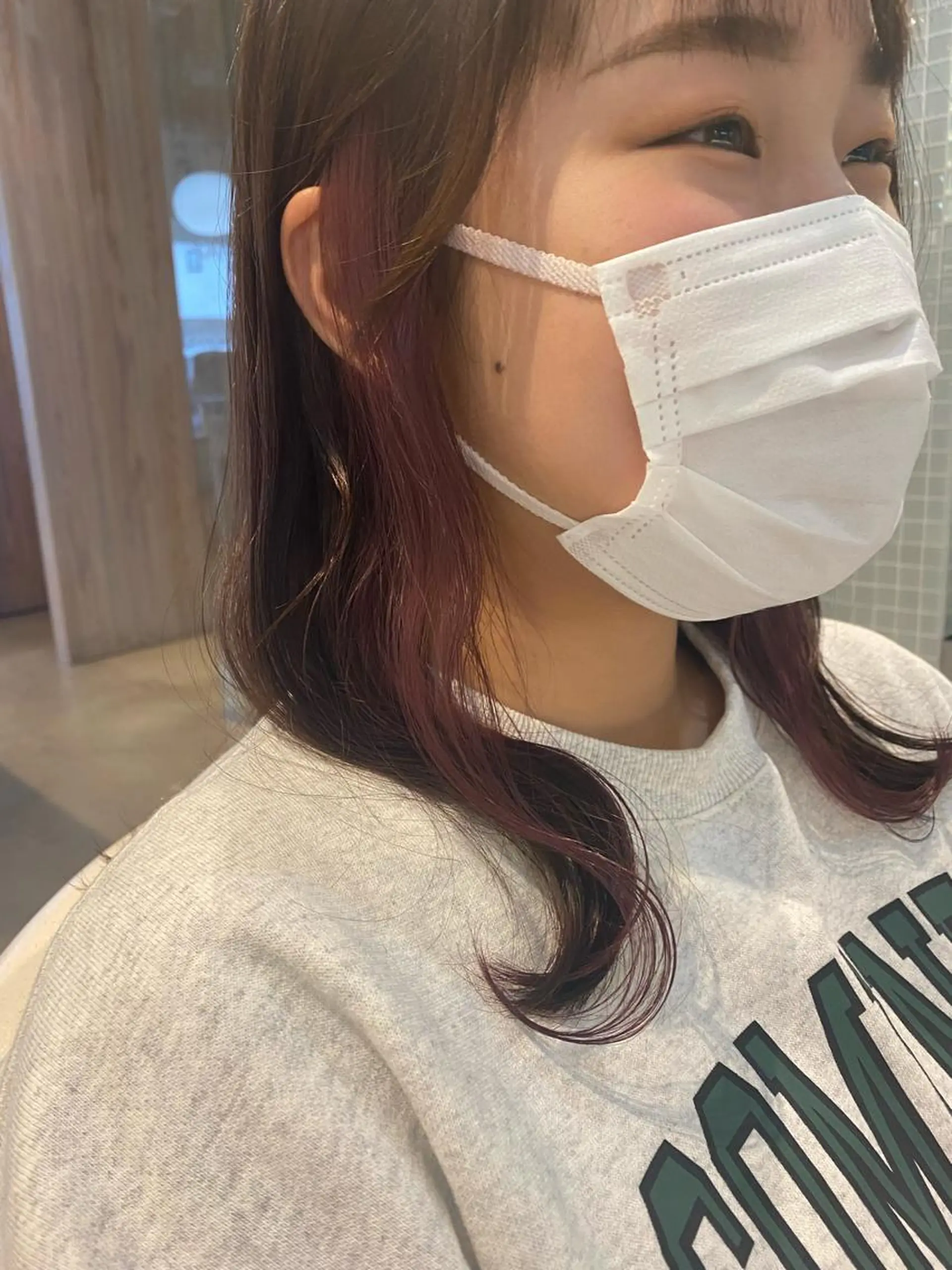 ミディアム カラー インナーカラー ピンクカラー レイヤーカット/ miranのヘアスタイル