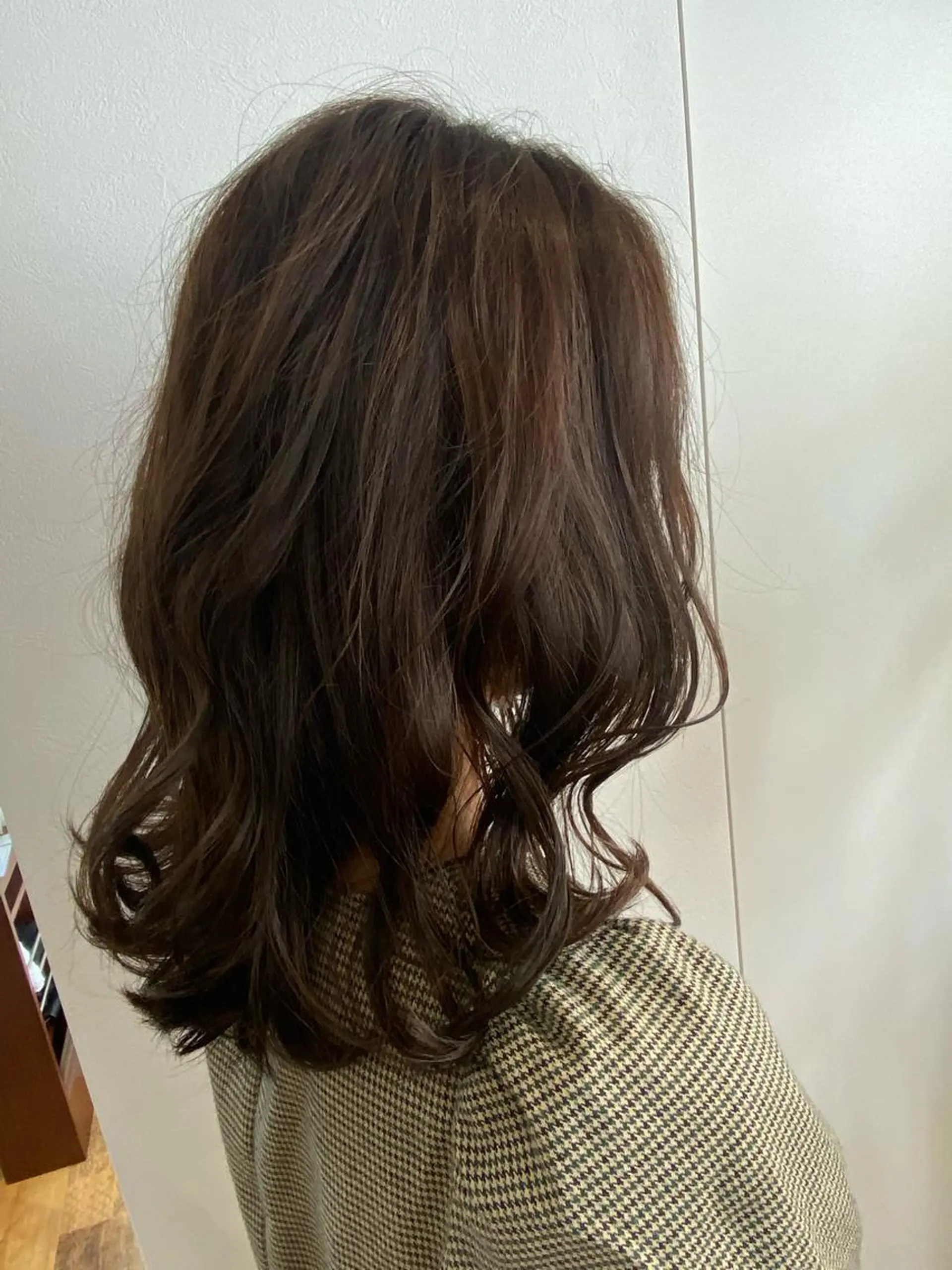 ミディアム カラー イルミナカラー カット ヘアカラー トリートメント Kazu .Kのヘアスタイル