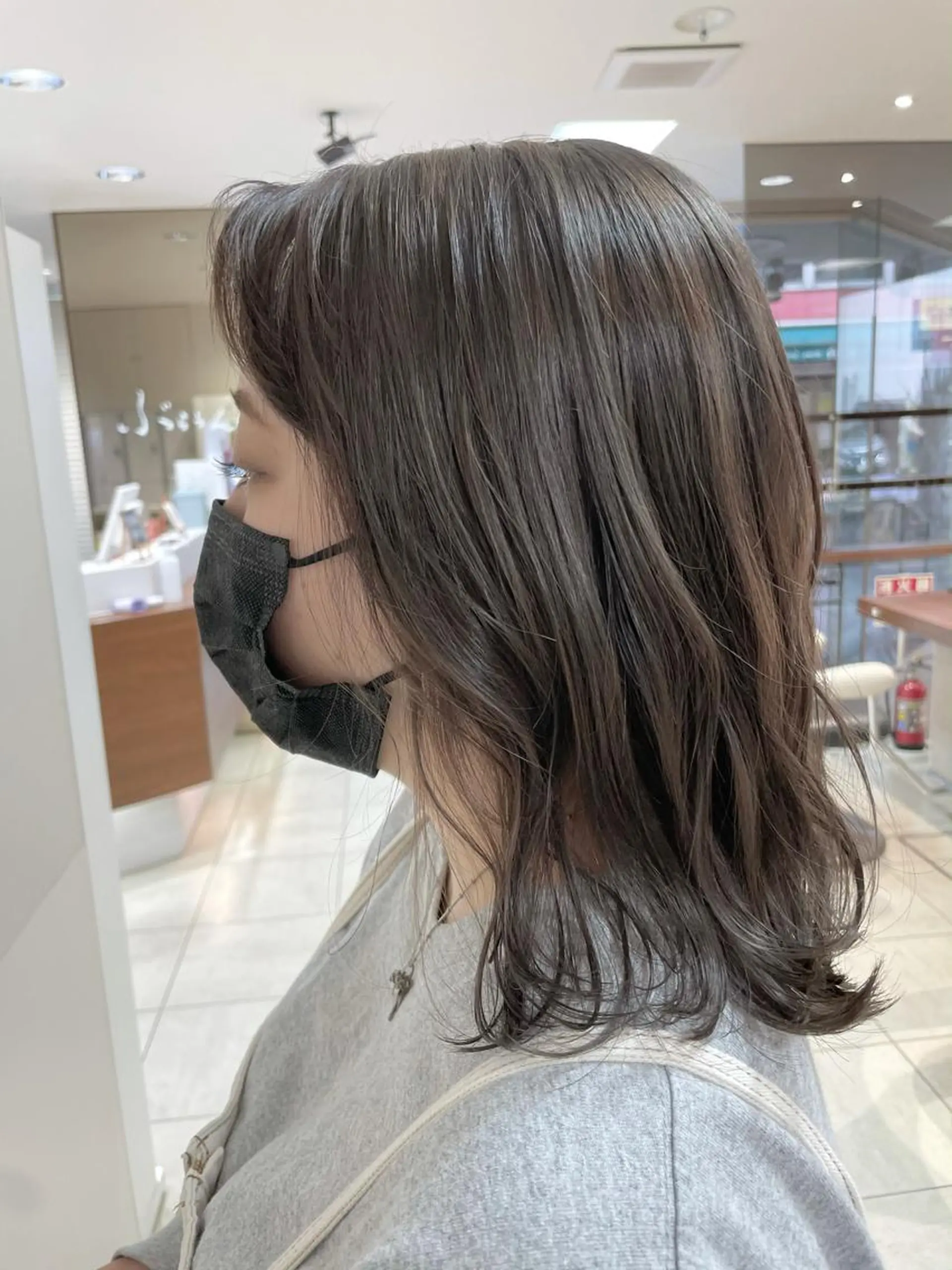 ミディアム カラー ヘアアレンジ ヘアカラー トリートメント 【Sweep】おじま のぞみのヘアスタイル