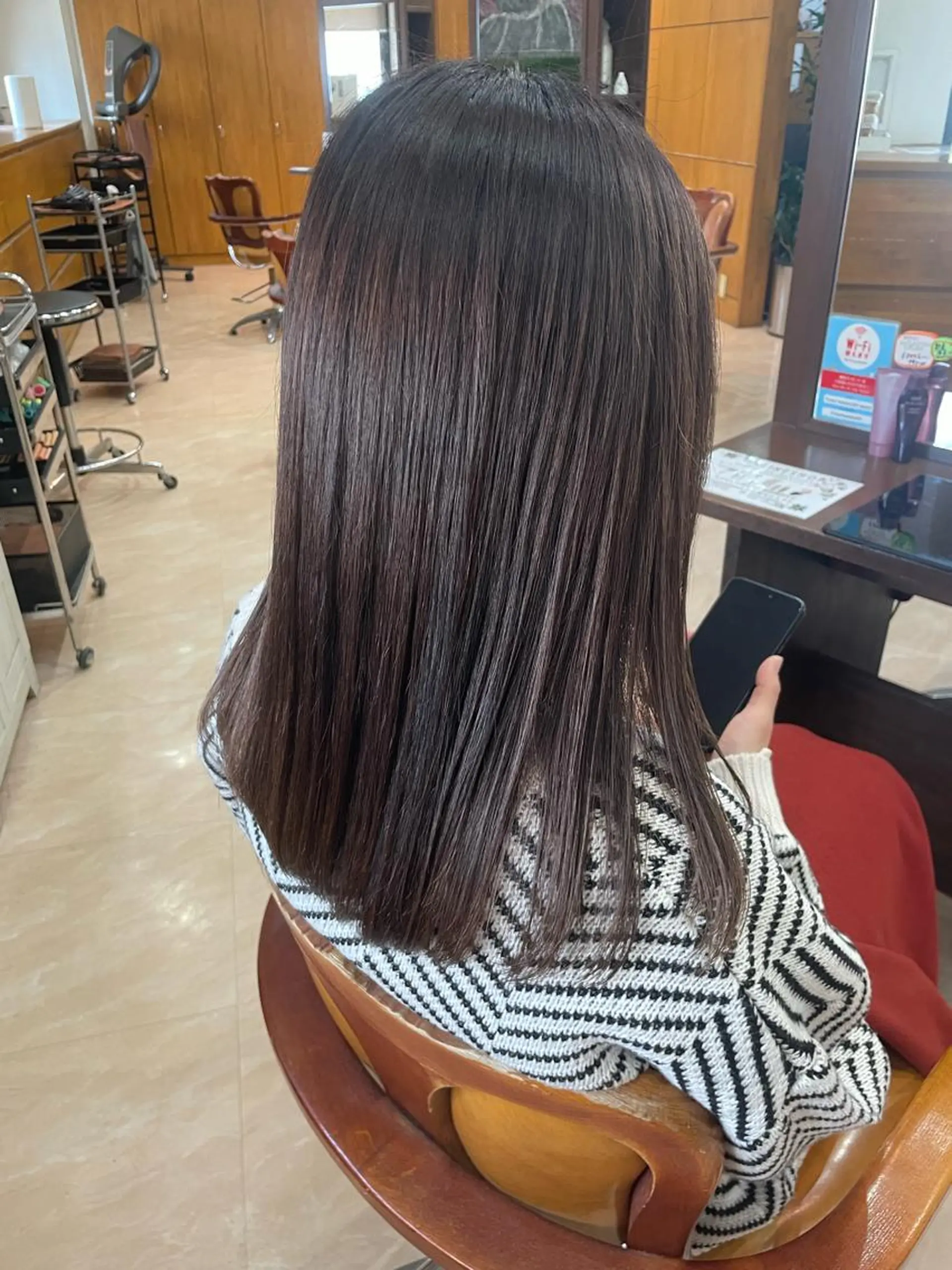 セミロング パーマ Freez オオヤブ カホのヘアスタイル