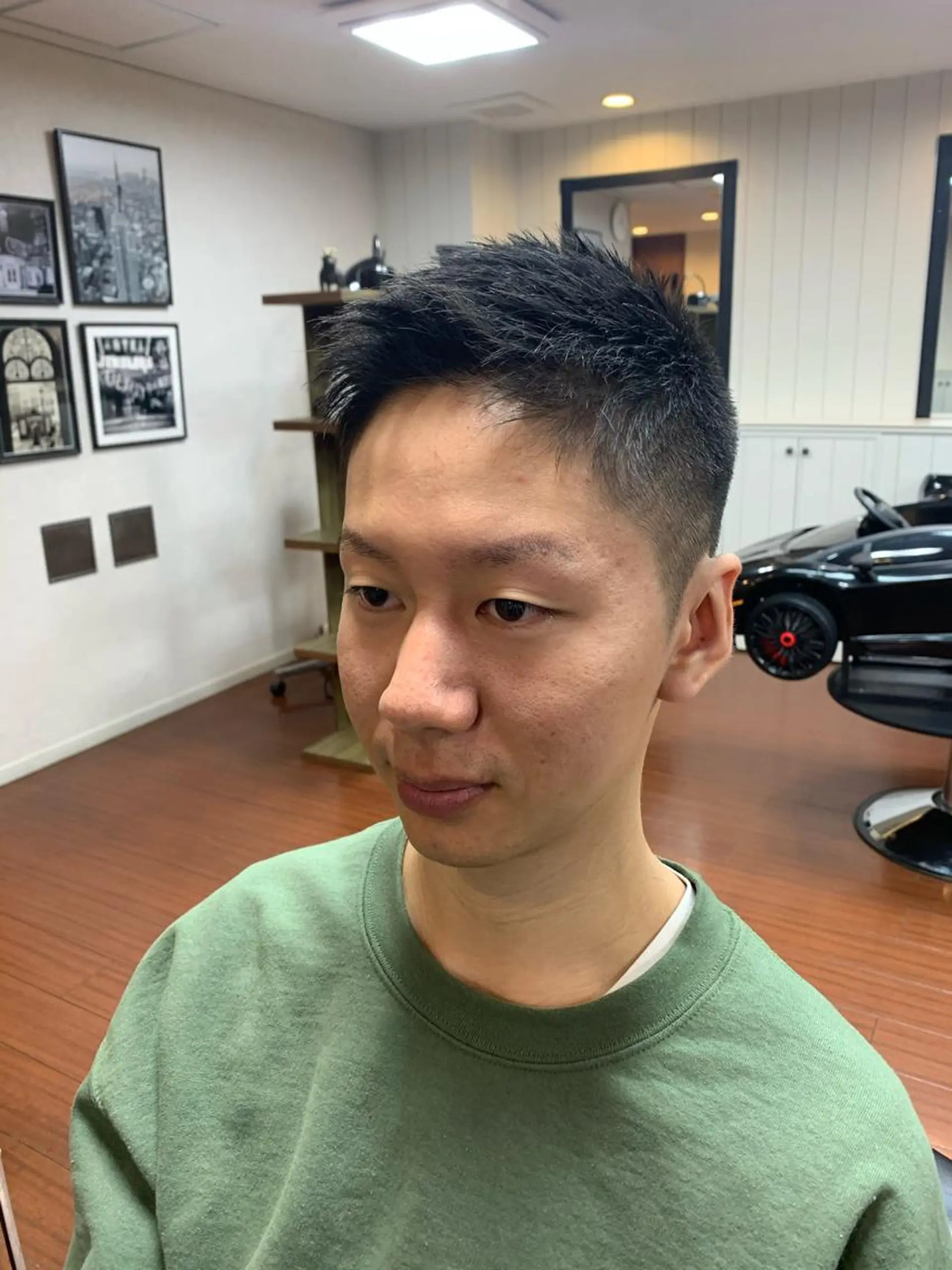 ショート カット 関田 周人のヘアスタイル