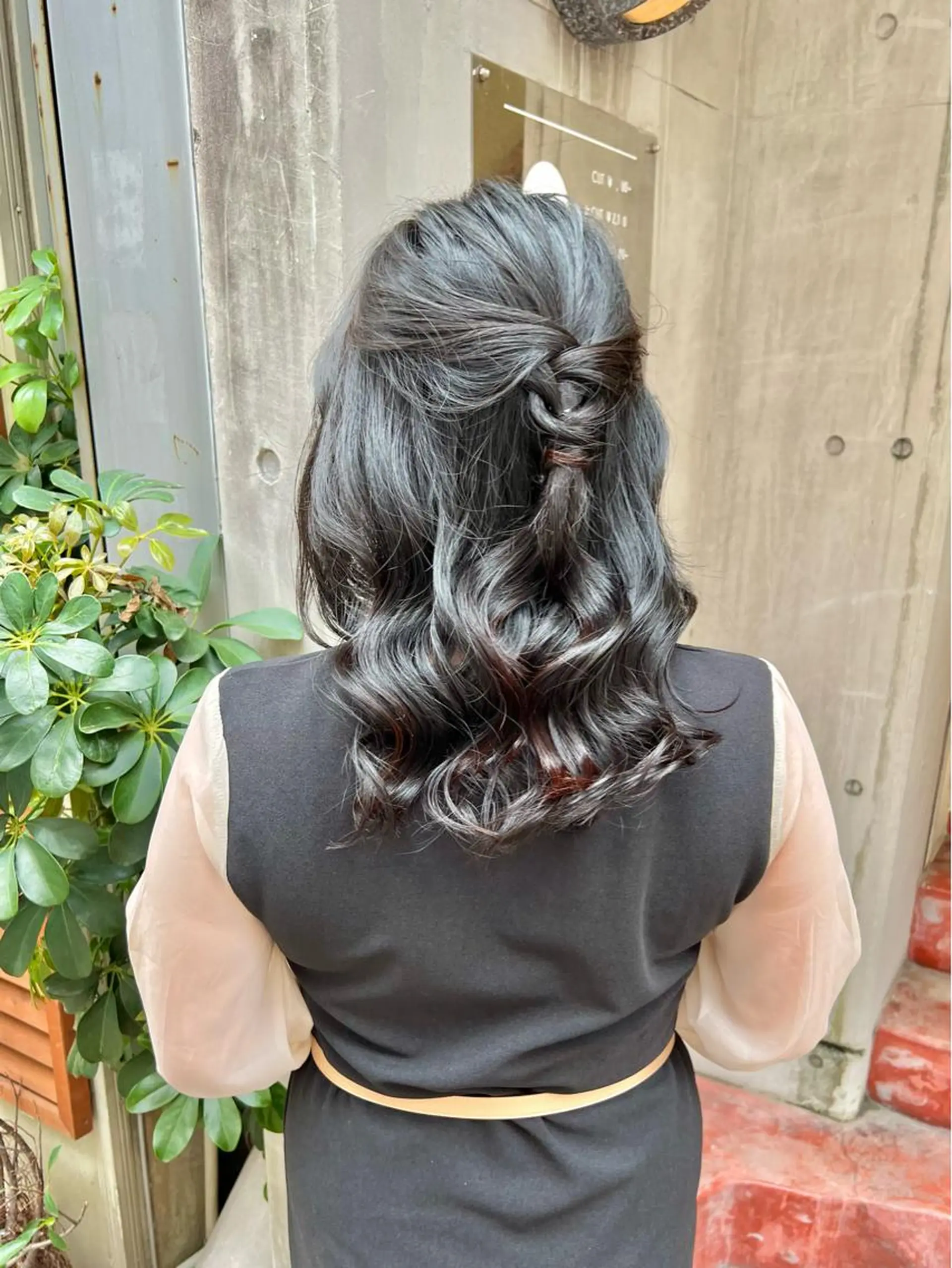 ミディアム カラー ヘアアレンジ ハーフアップ 「sumi」 AMIのヘアスタイル