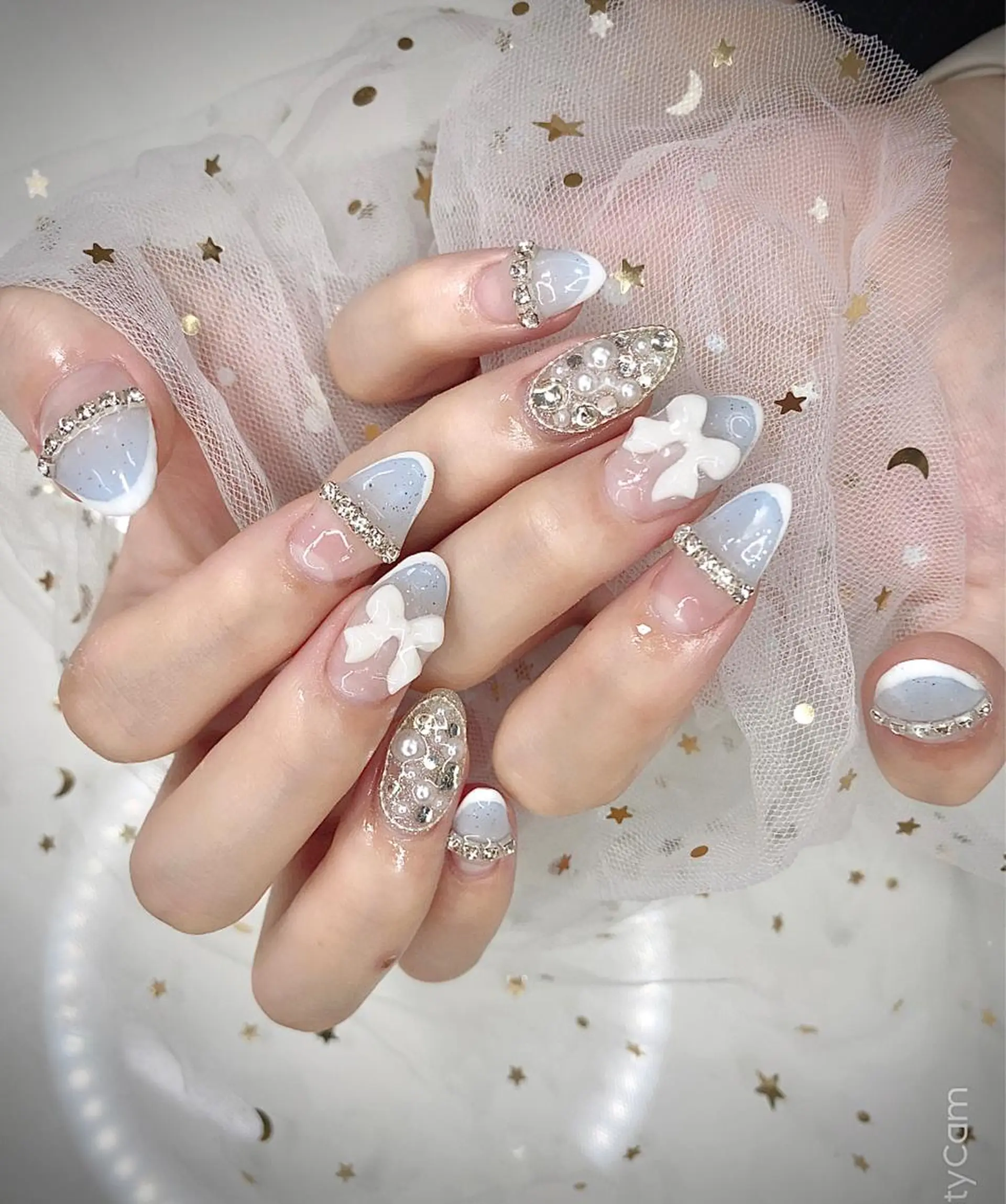 ネイル ハンドネイル I-nailロング /ワンホン/キラキラのネイルデザイン