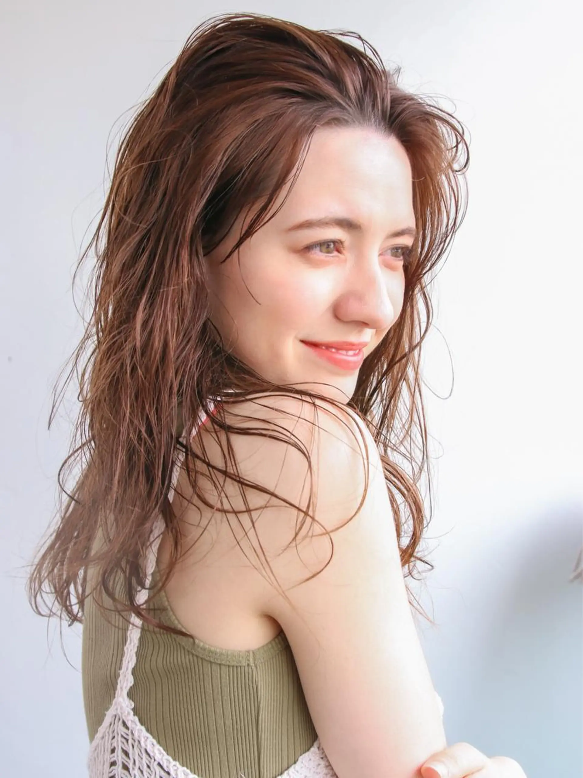 セミロング カラー ツイスパ/波巻き対応 メンズ特化　石川愛理のヘアスタイル