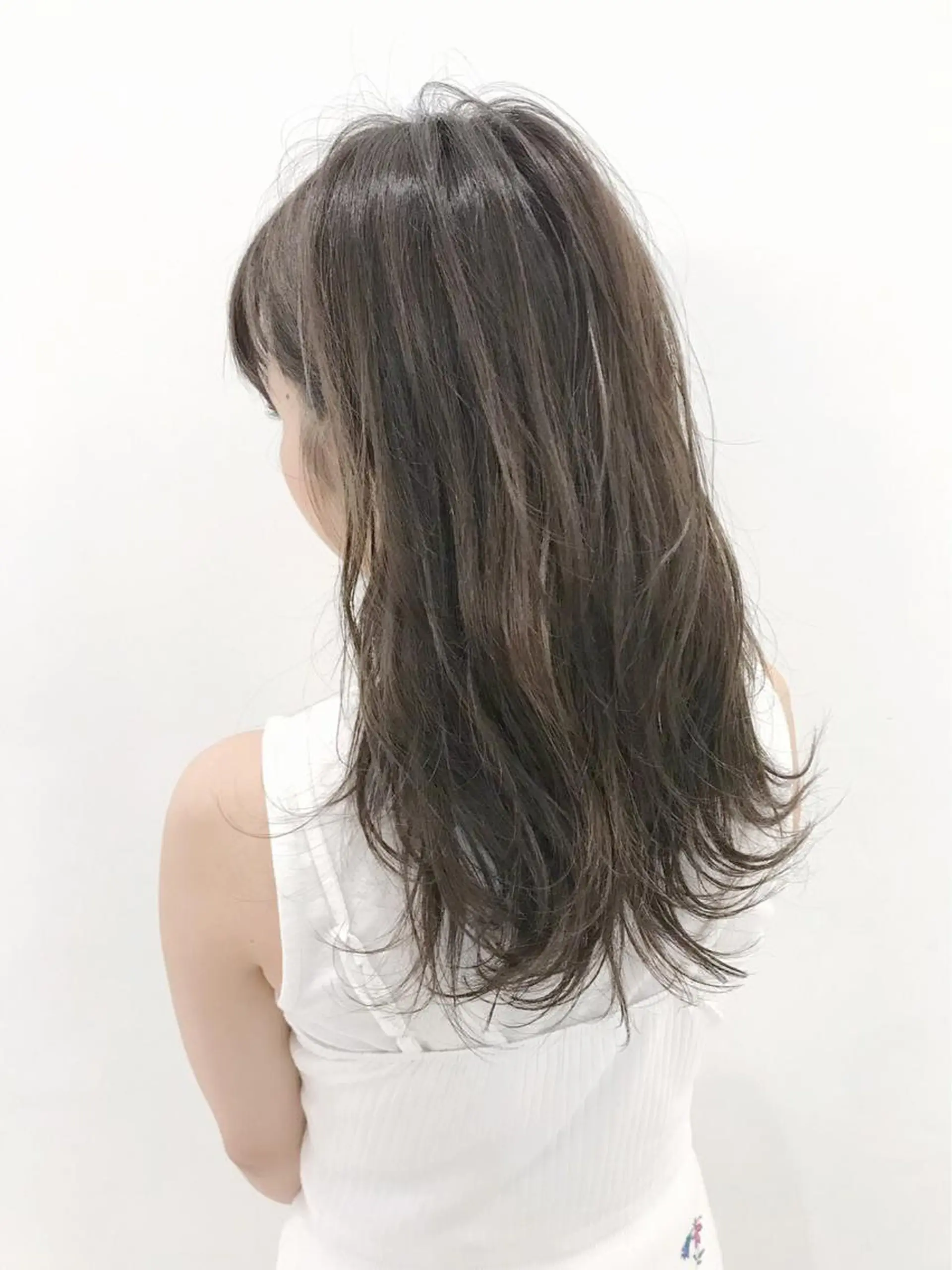 カラー パーマ ヘアアレンジ ハイライトカラー オリーブカラー 髪質改善 mihoko/ ニュアンスパーマの眉毛・アイブロウイメージ