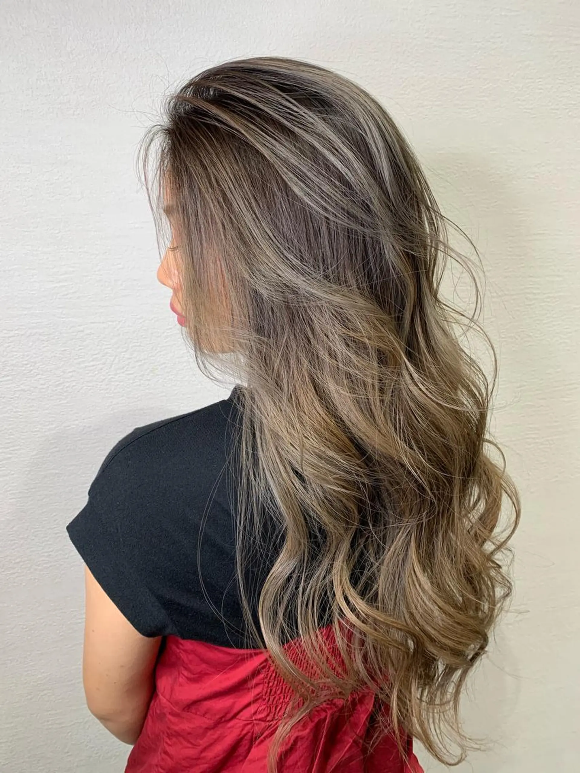 ロング レイヤーカット 東風上 亮介のヘアスタイル